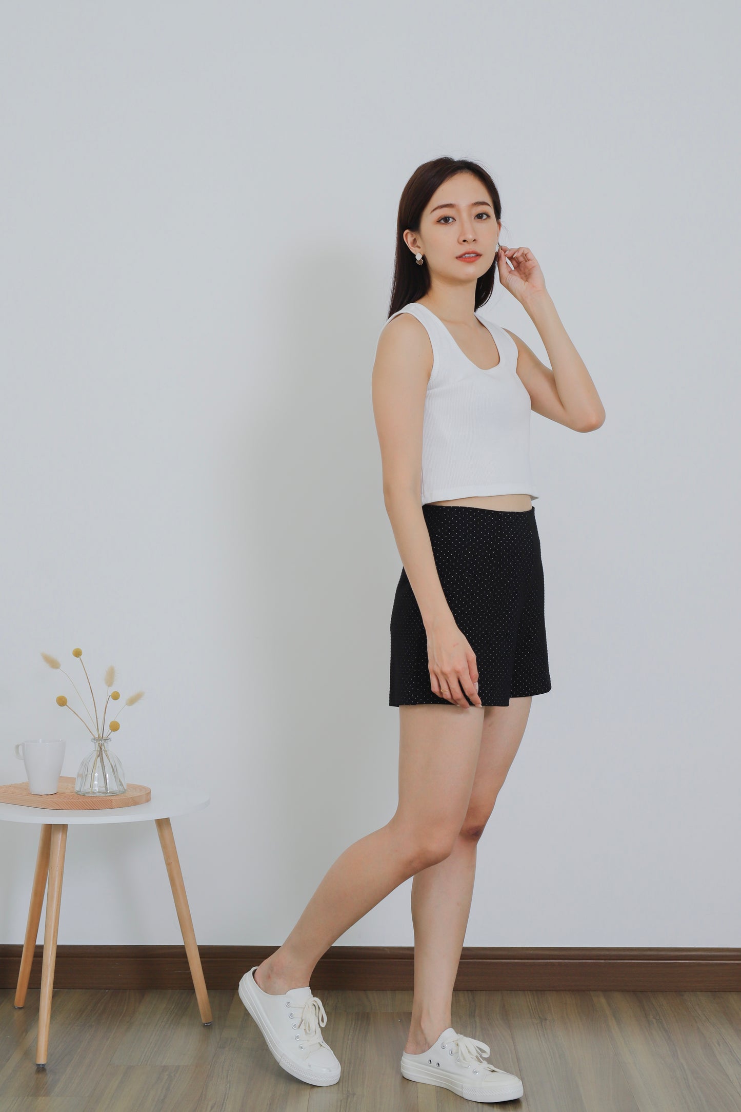 Tessa Everyday Short - Black Polka
