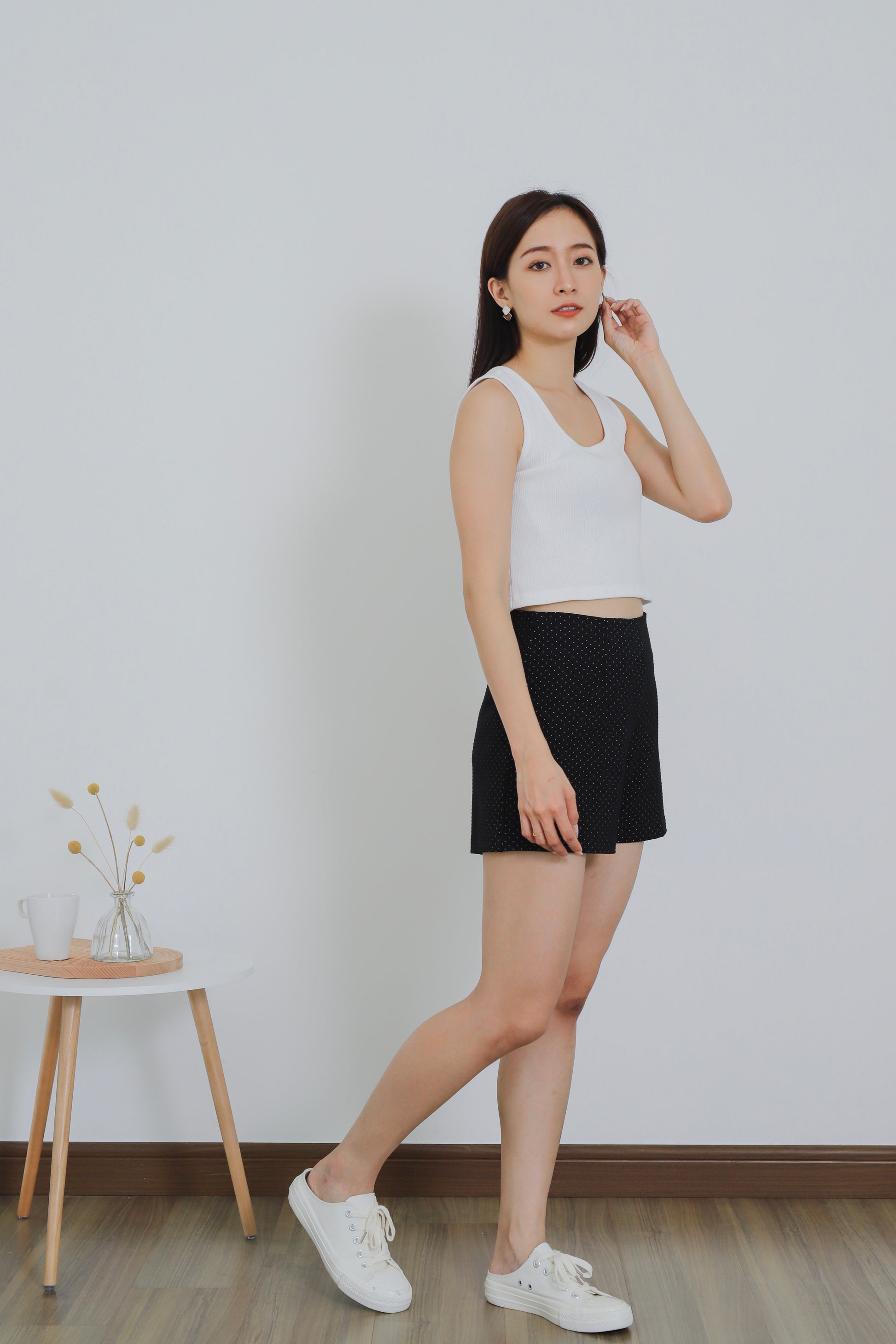 Tessa Everyday Short - Black Polka