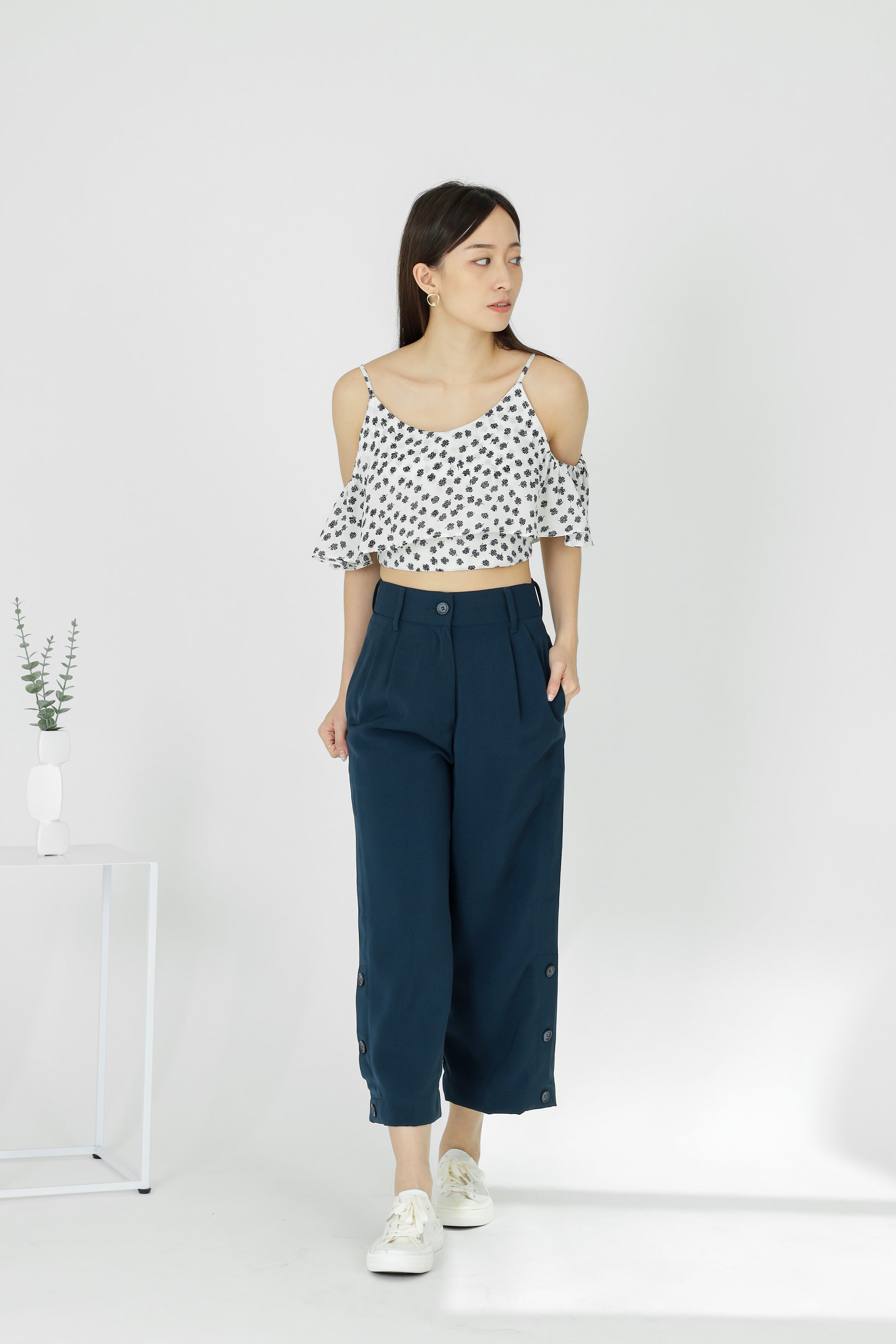 Yasmin Buttoned Pant - Navy