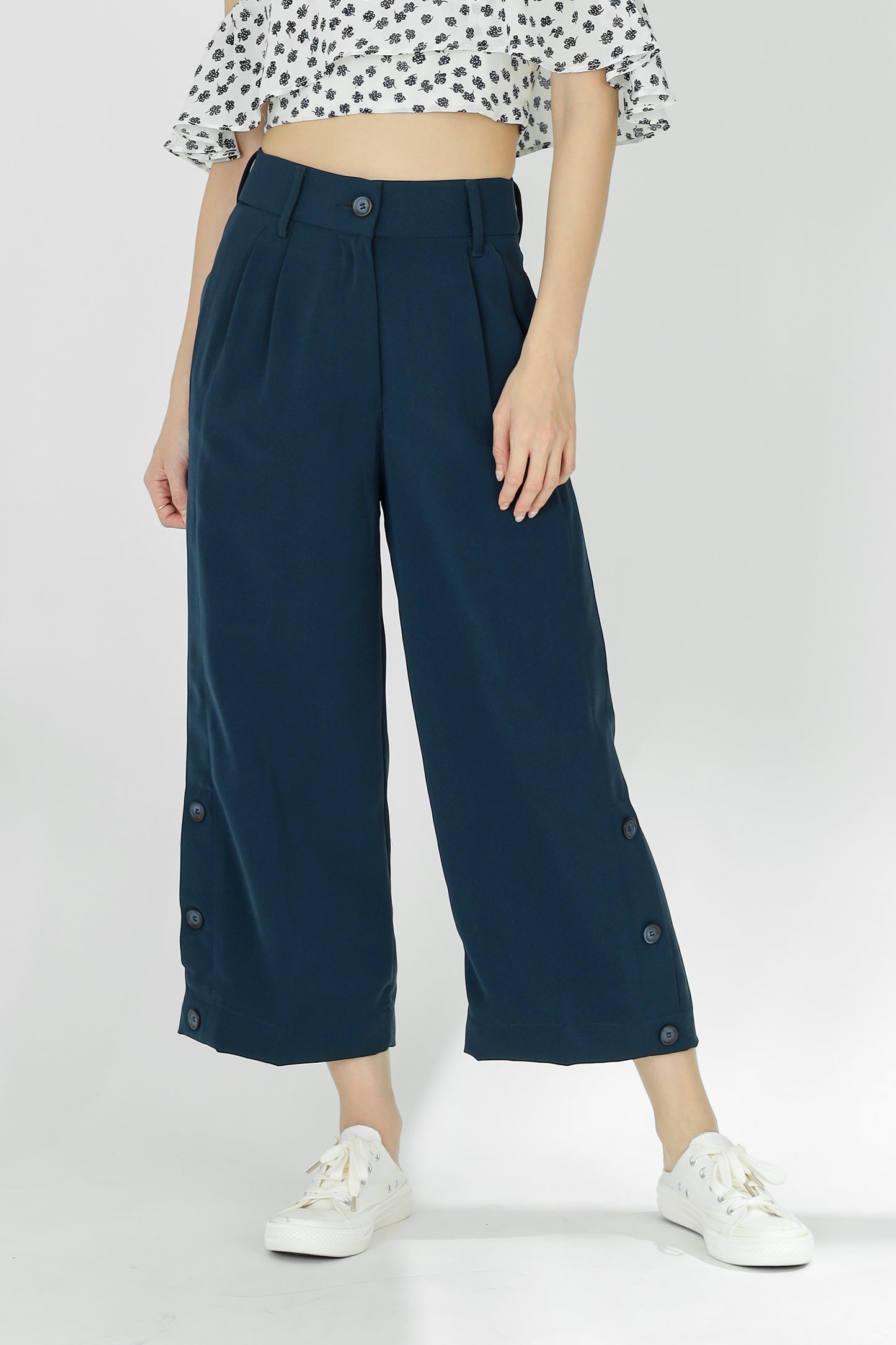 Yasmin Buttoned Pant - Navy
