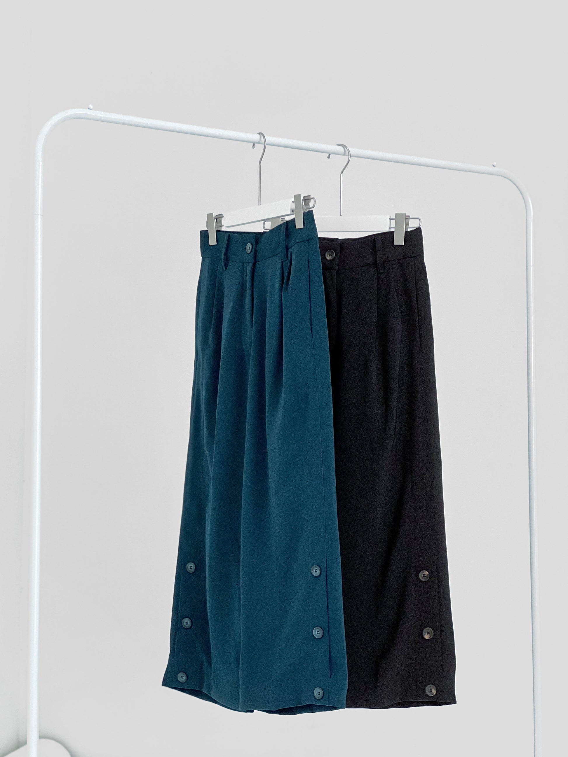 Yasmin Buttoned Pant - Dark Brown