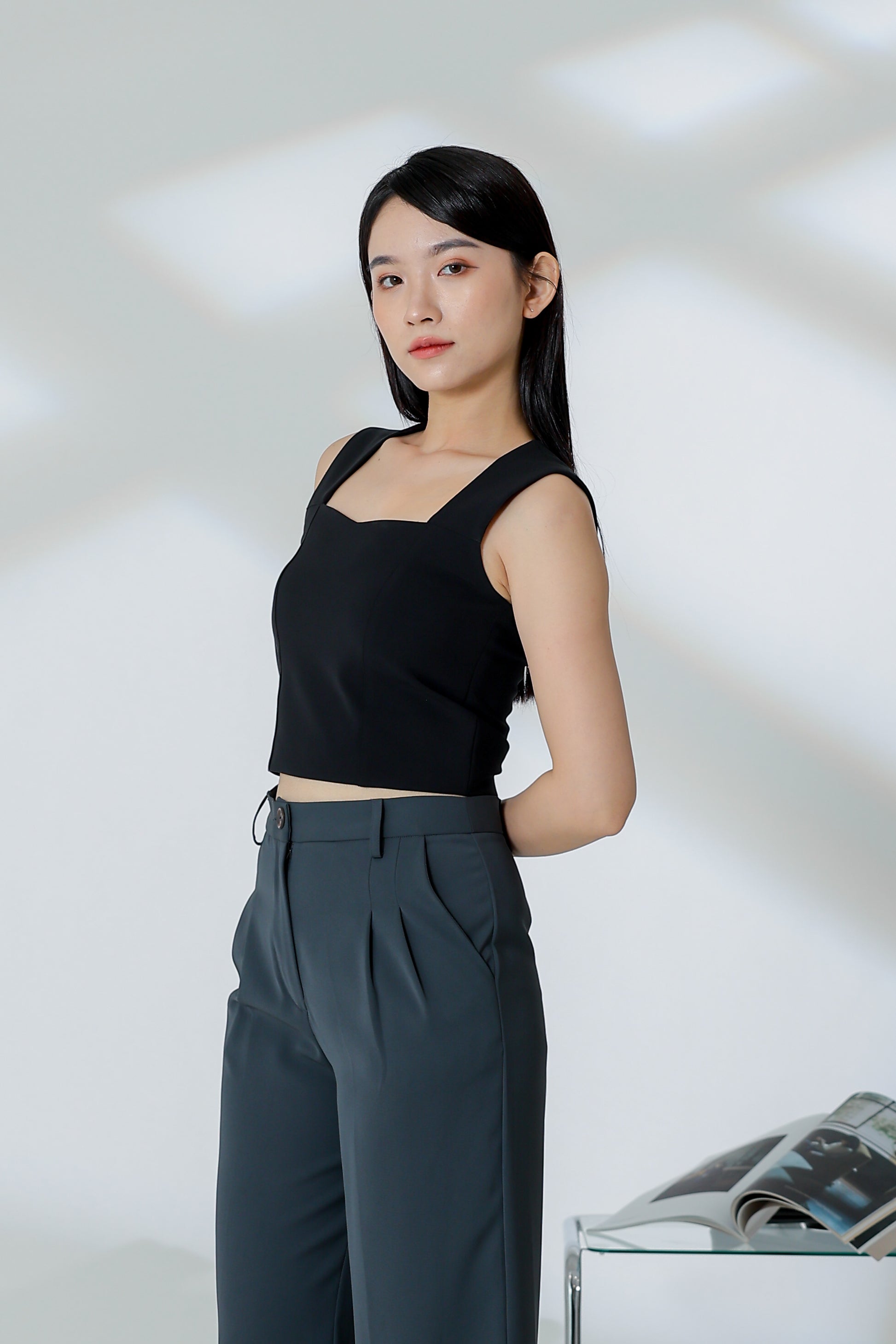 Cora Sweetheart Cropped Top - Black