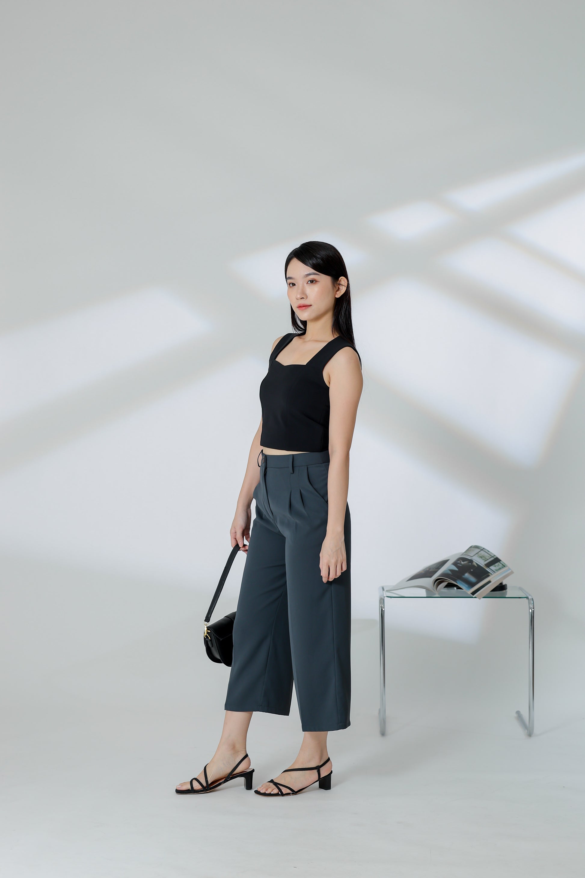 Cora Sweetheart Cropped Top - Black
