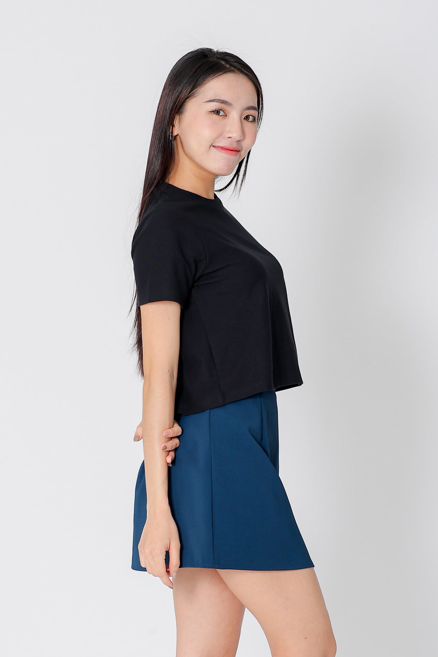 Dayna Round Neck Tee - Black