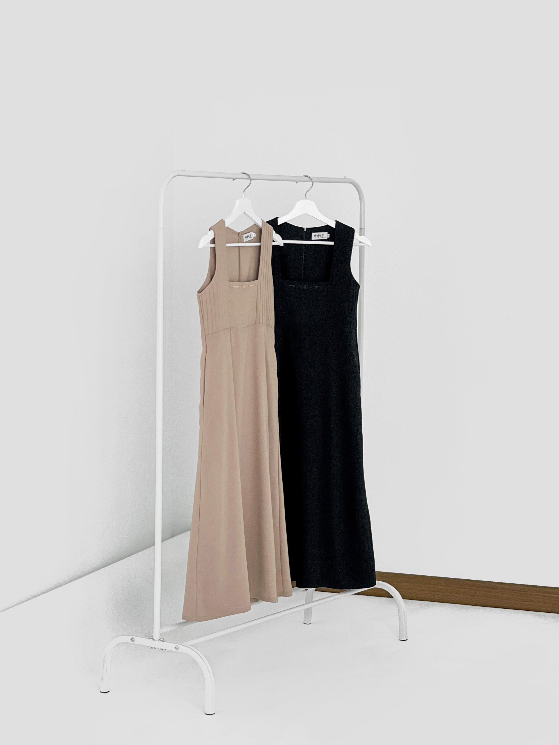 Diane Square Neck Midi Dress - Black