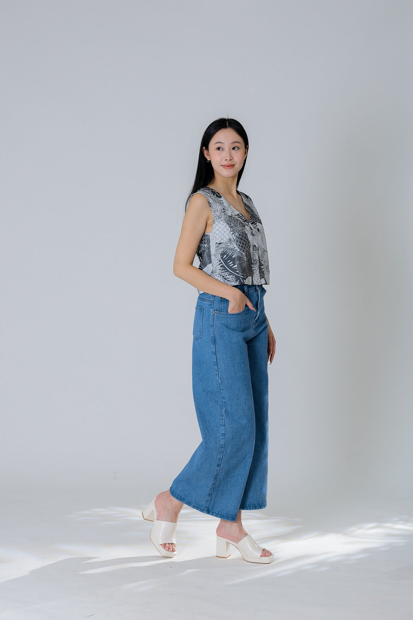 Drika V Neck Printed Top - Floral