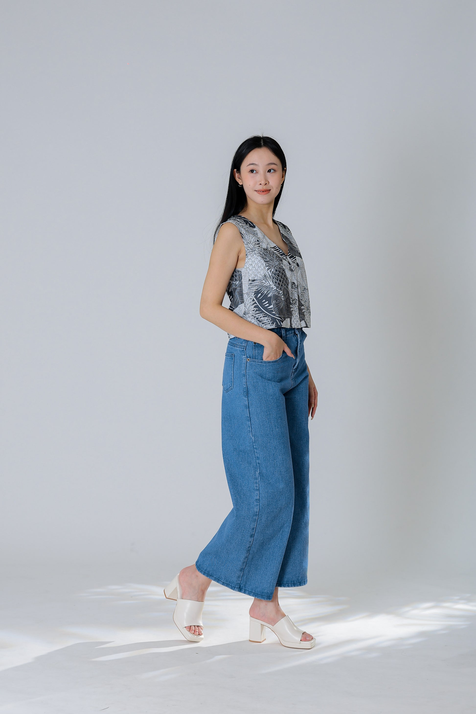 Drika V Neck Printed Top - Floral
