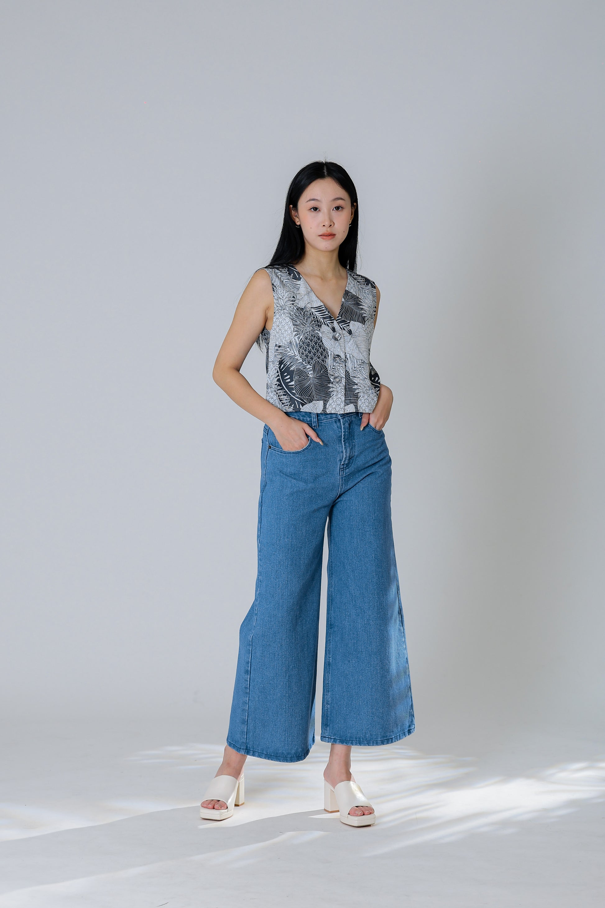 Drika V Neck Printed Top - Floral