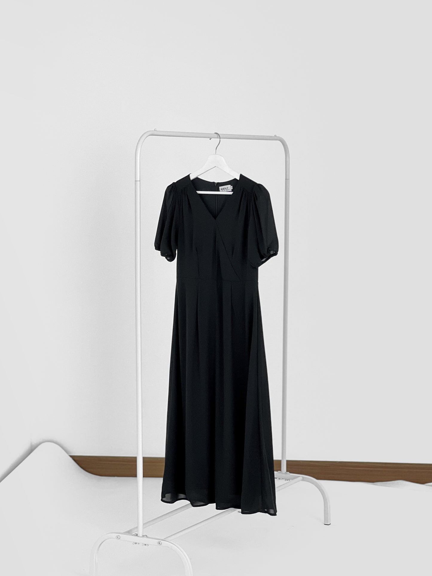 Exi Puff Sleeve Midi Dress - Black