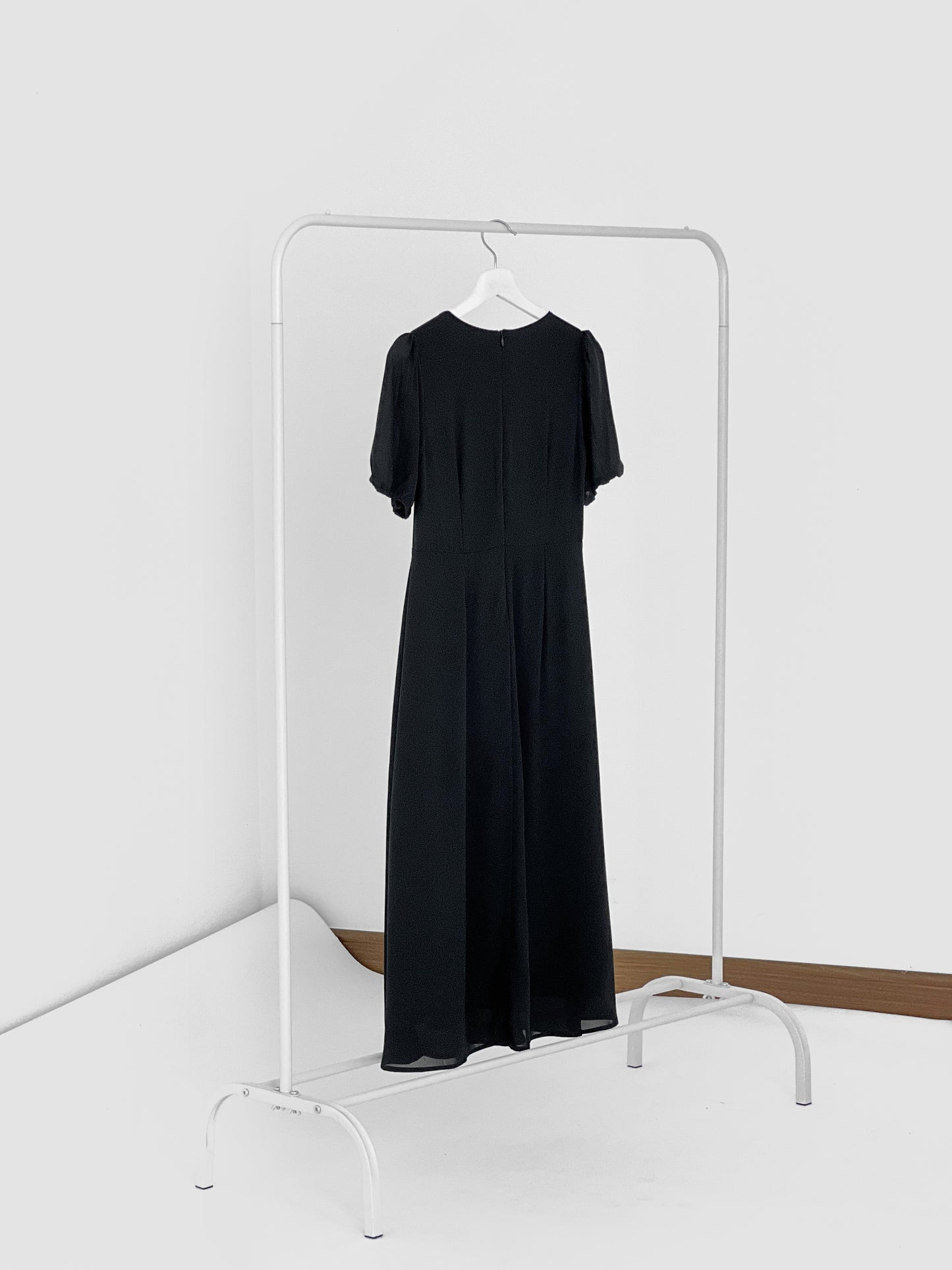 Exi Puff Sleeve Midi Dress - Black