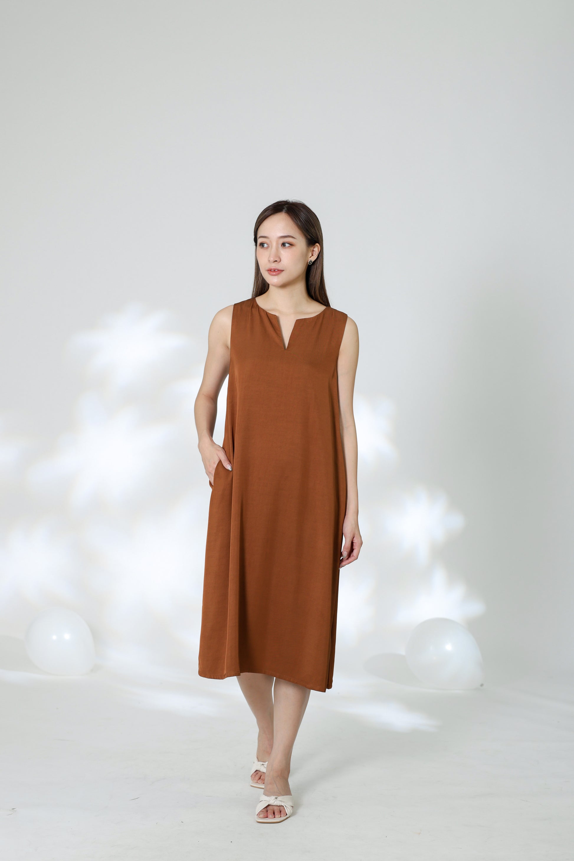 Huda V Cut Midi Dress - Rust