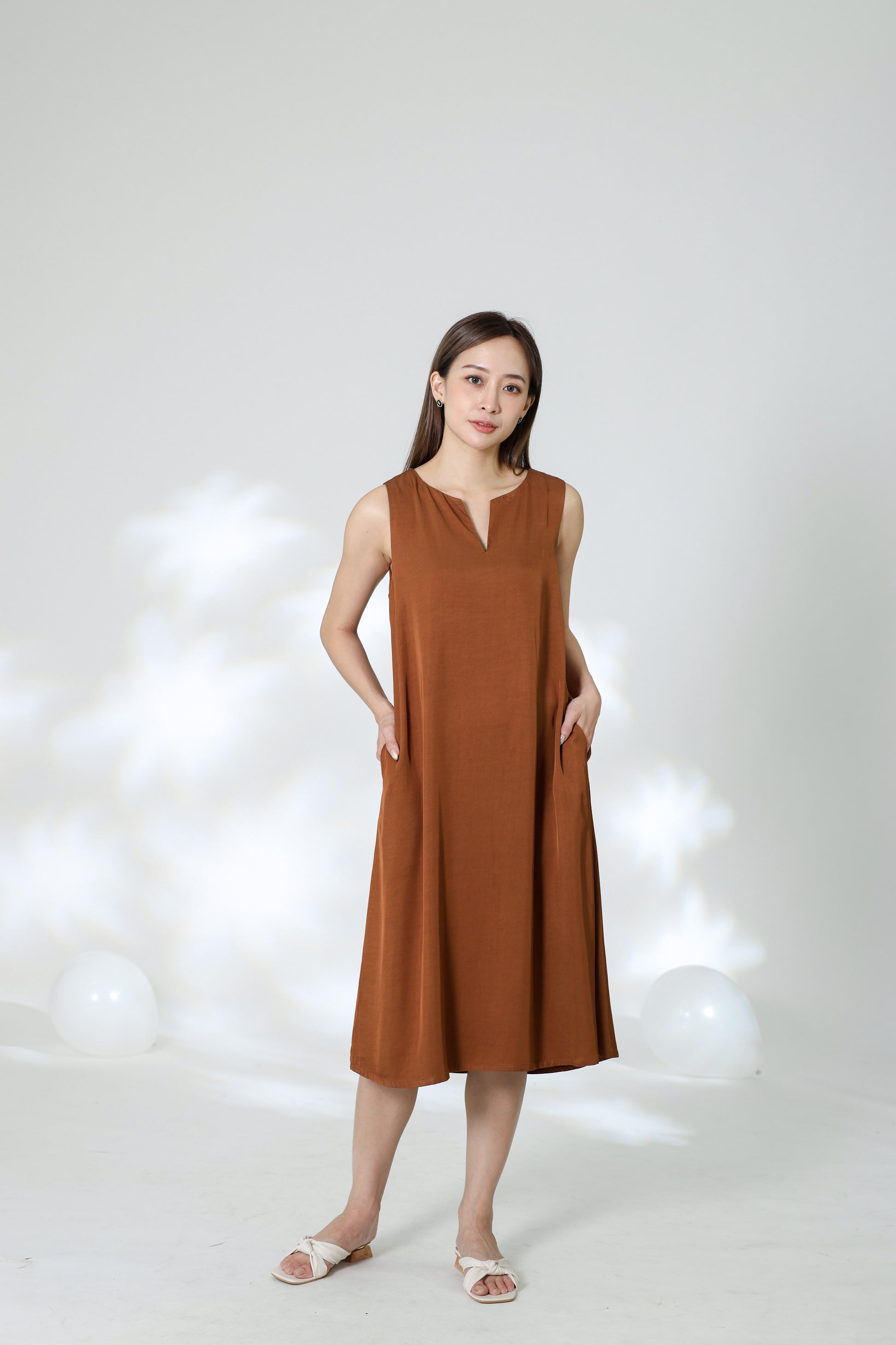 Huda V Cut Midi Dress - Rust