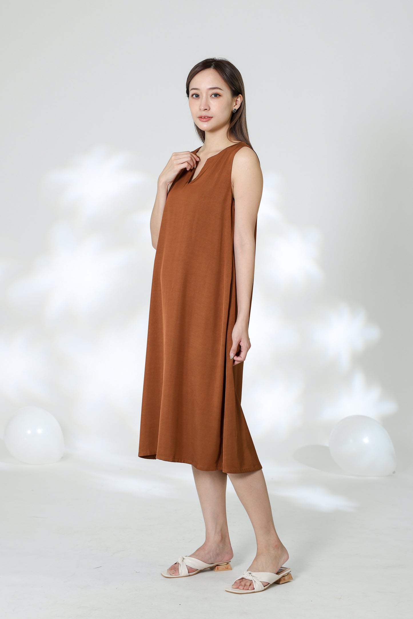 Huda V Cut Midi Dress - Rust
