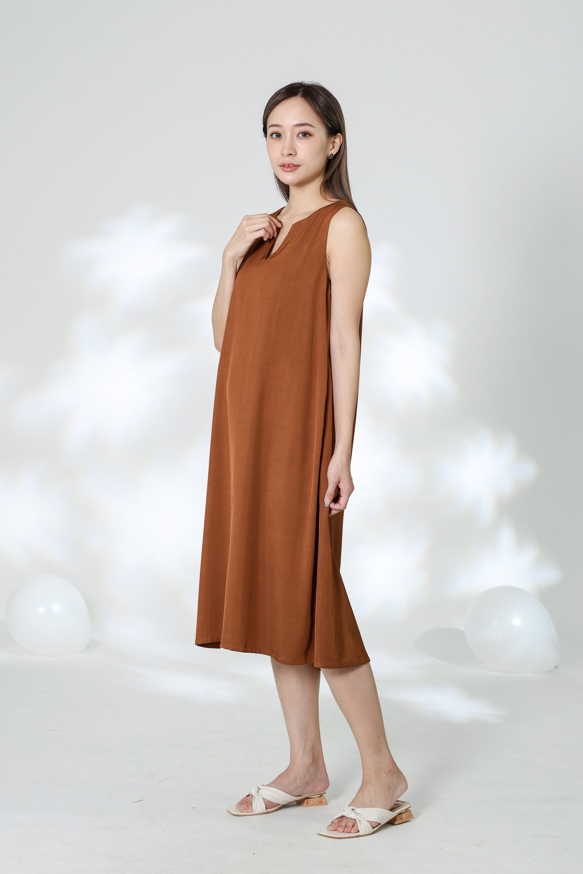 Huda V Cut Midi Dress - Rust