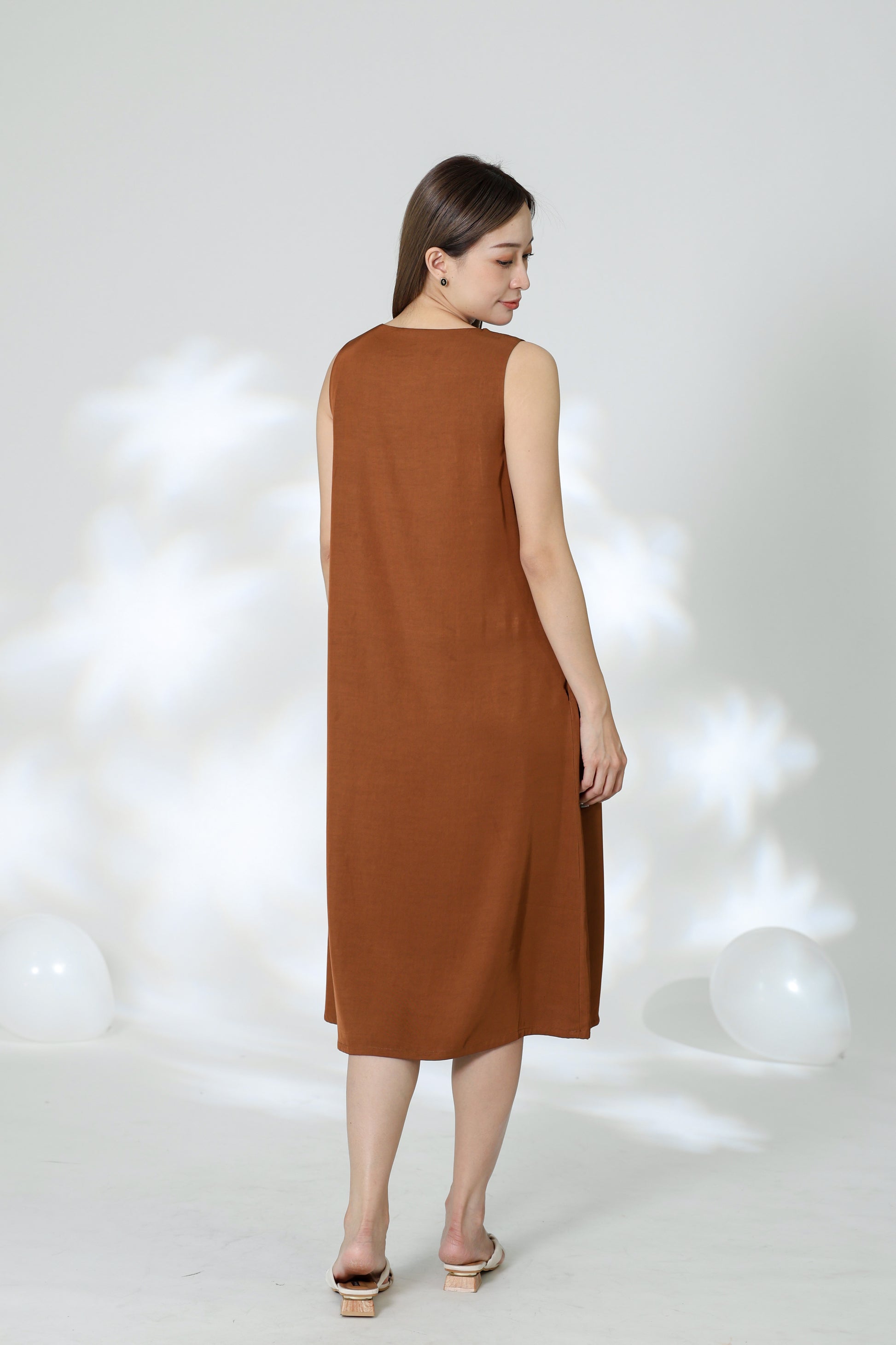 Huda V Cut Midi Dress - Rust