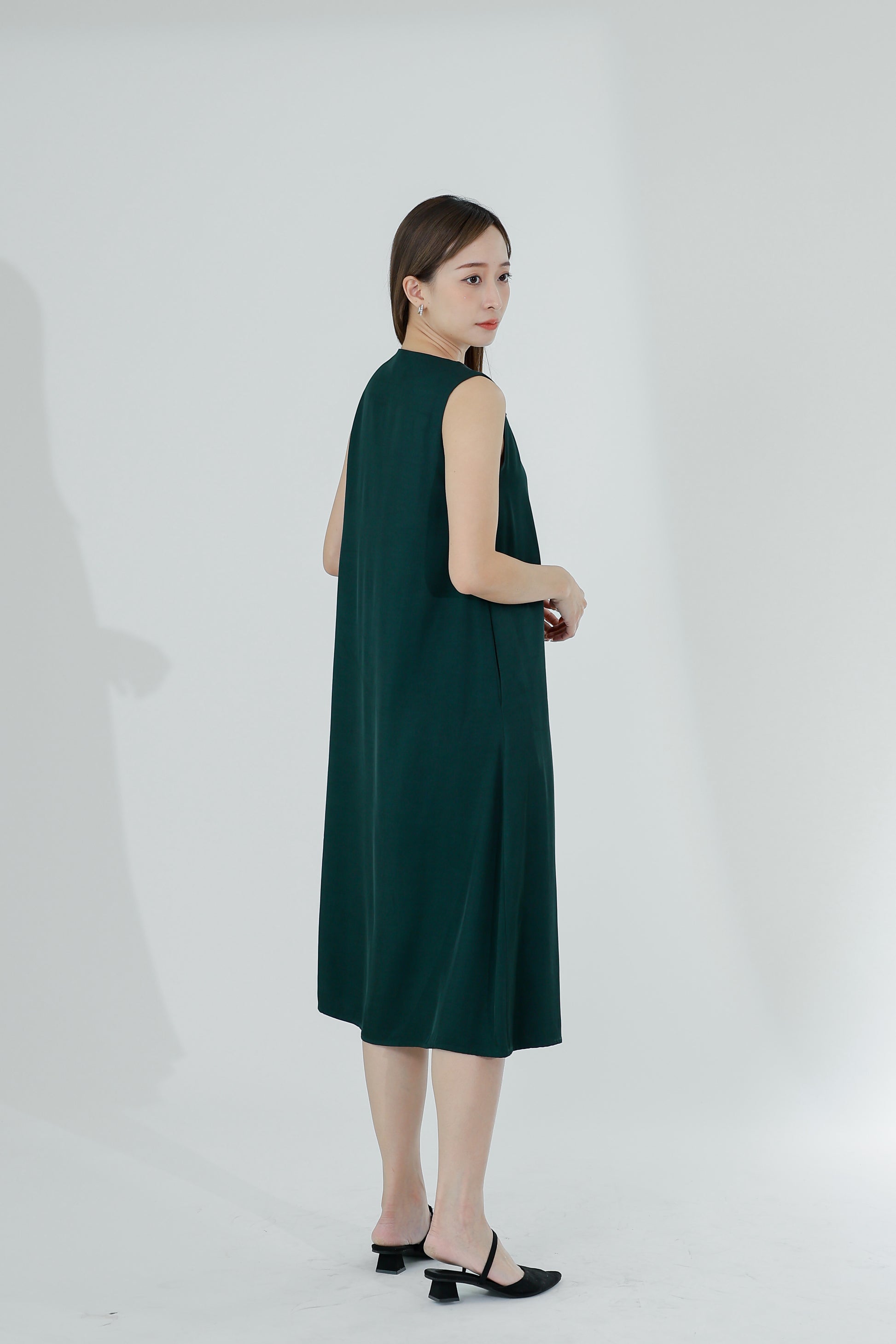 Huda V Cut Midi Dress - Emerald