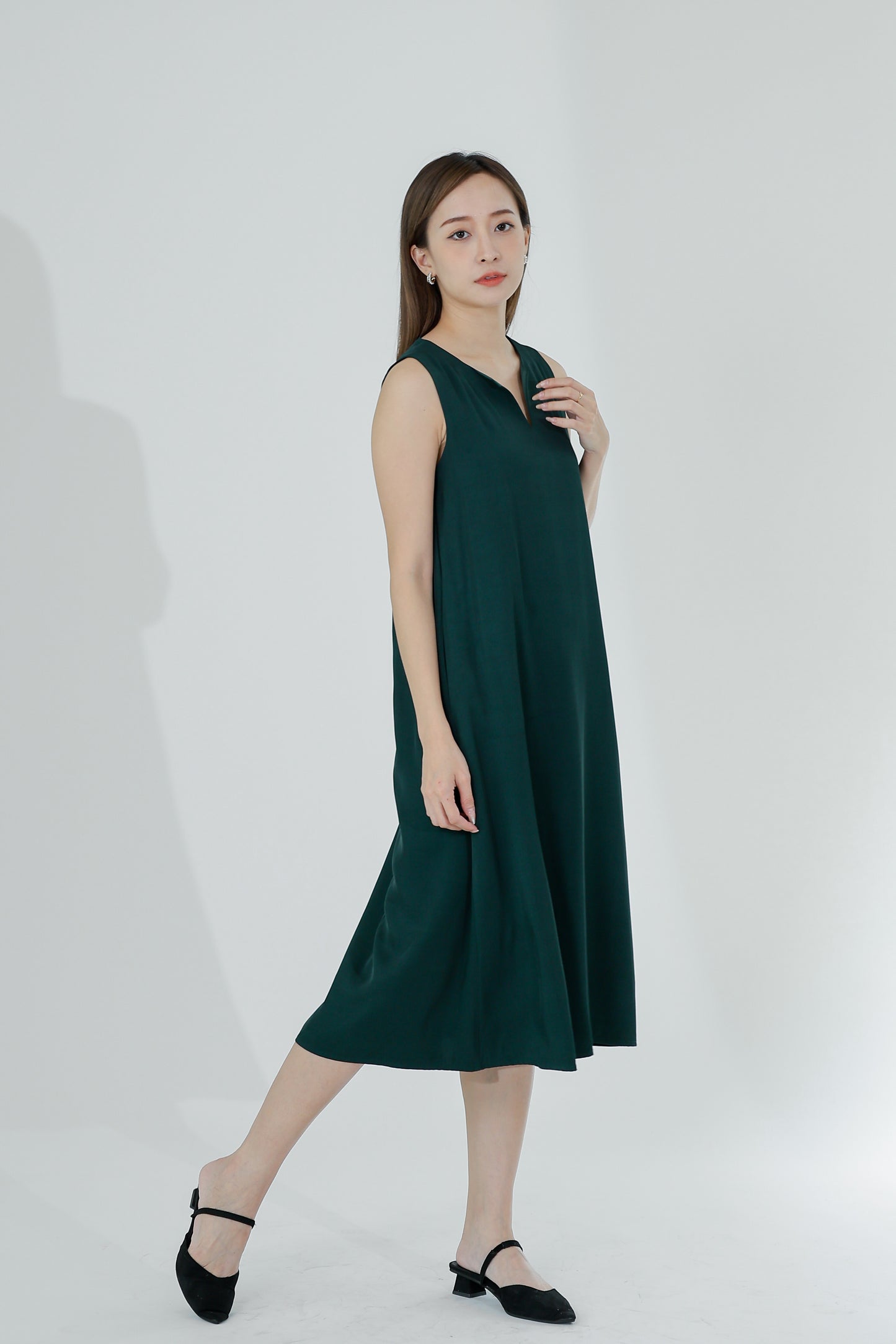 Huda V Cut Midi Dress - Emerald