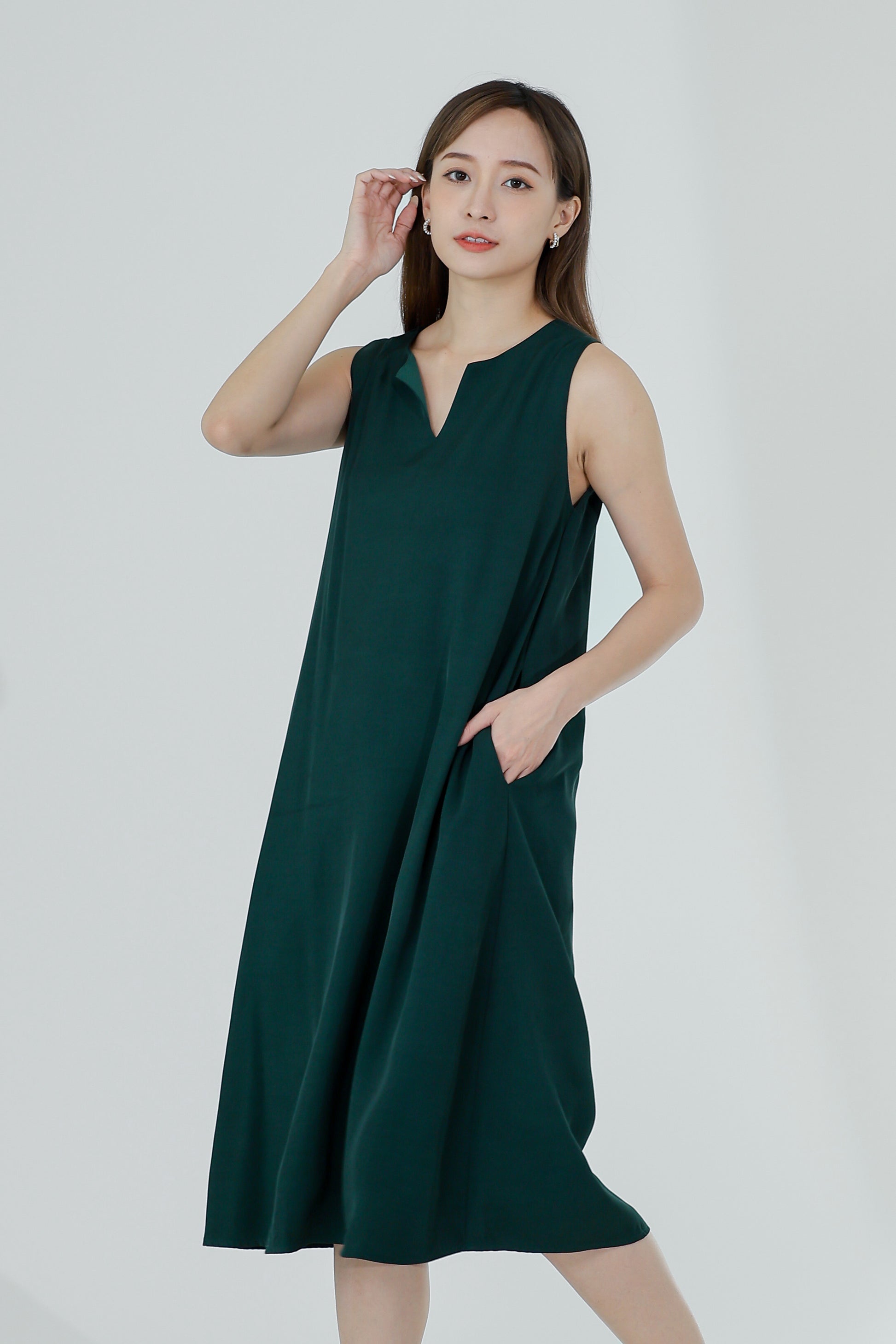 Huda V Cut Midi Dress - Emerald