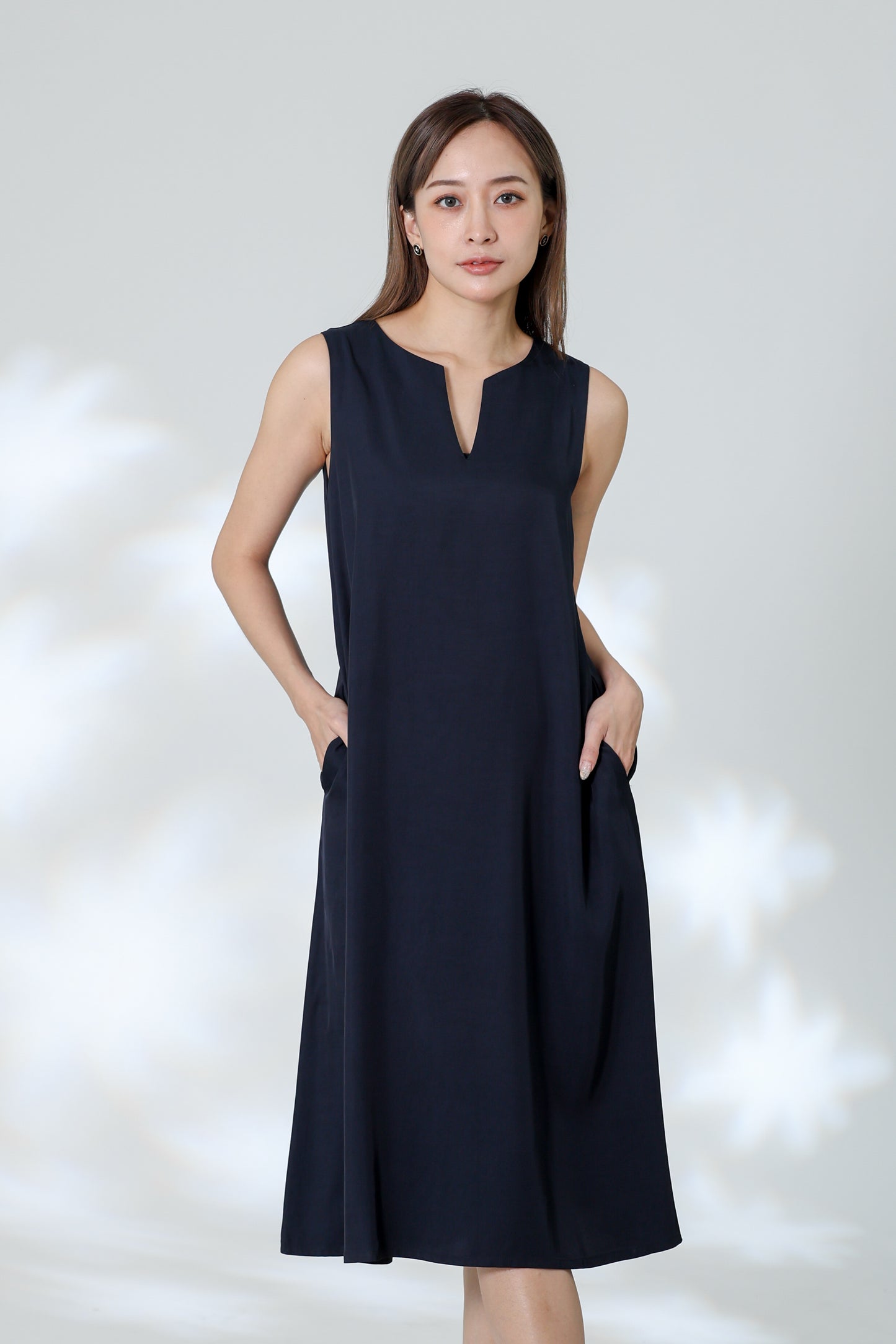 Huda V Cut Midi Dress - Navy