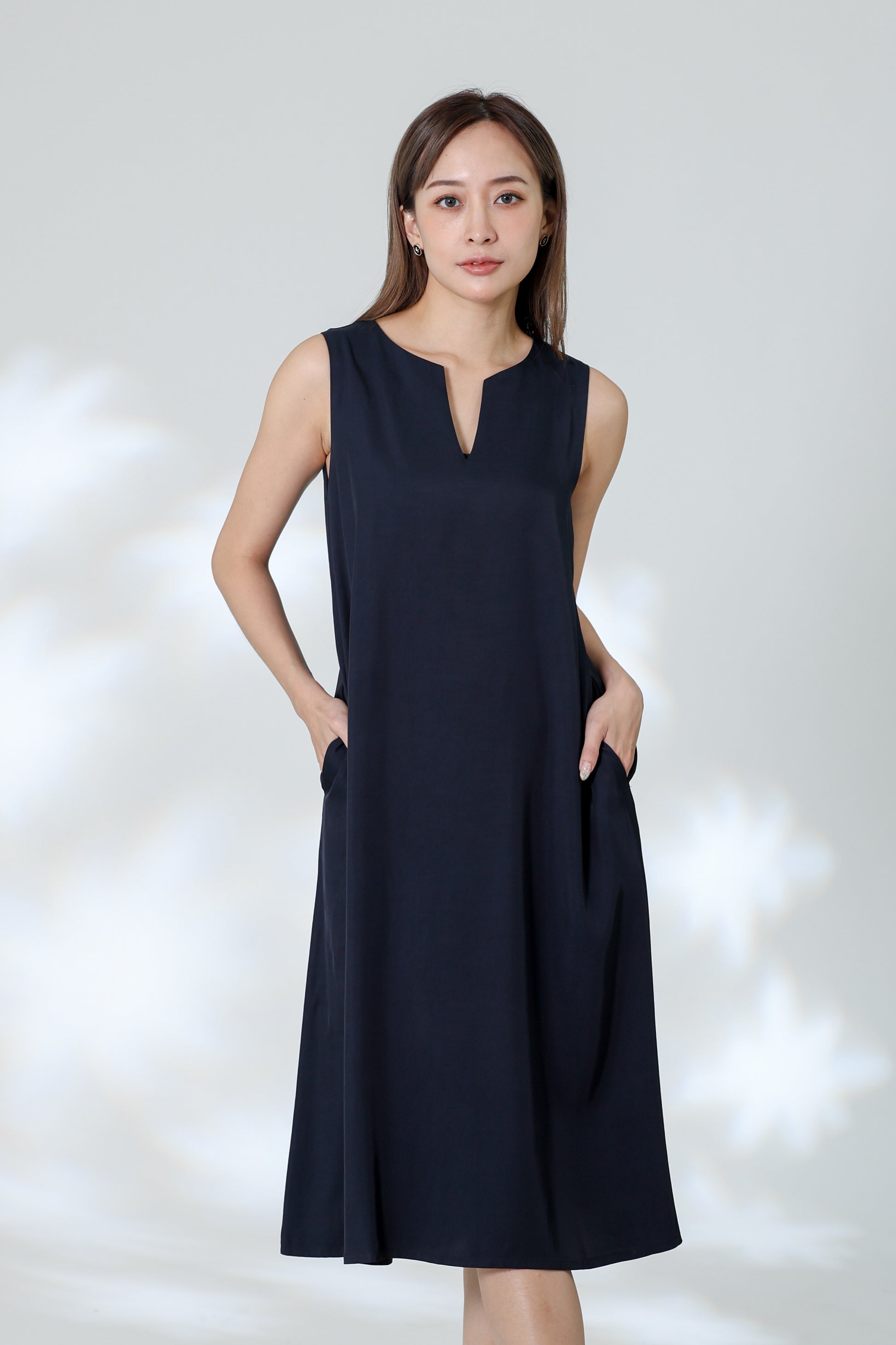 Huda V Cut Midi Dress - Navy