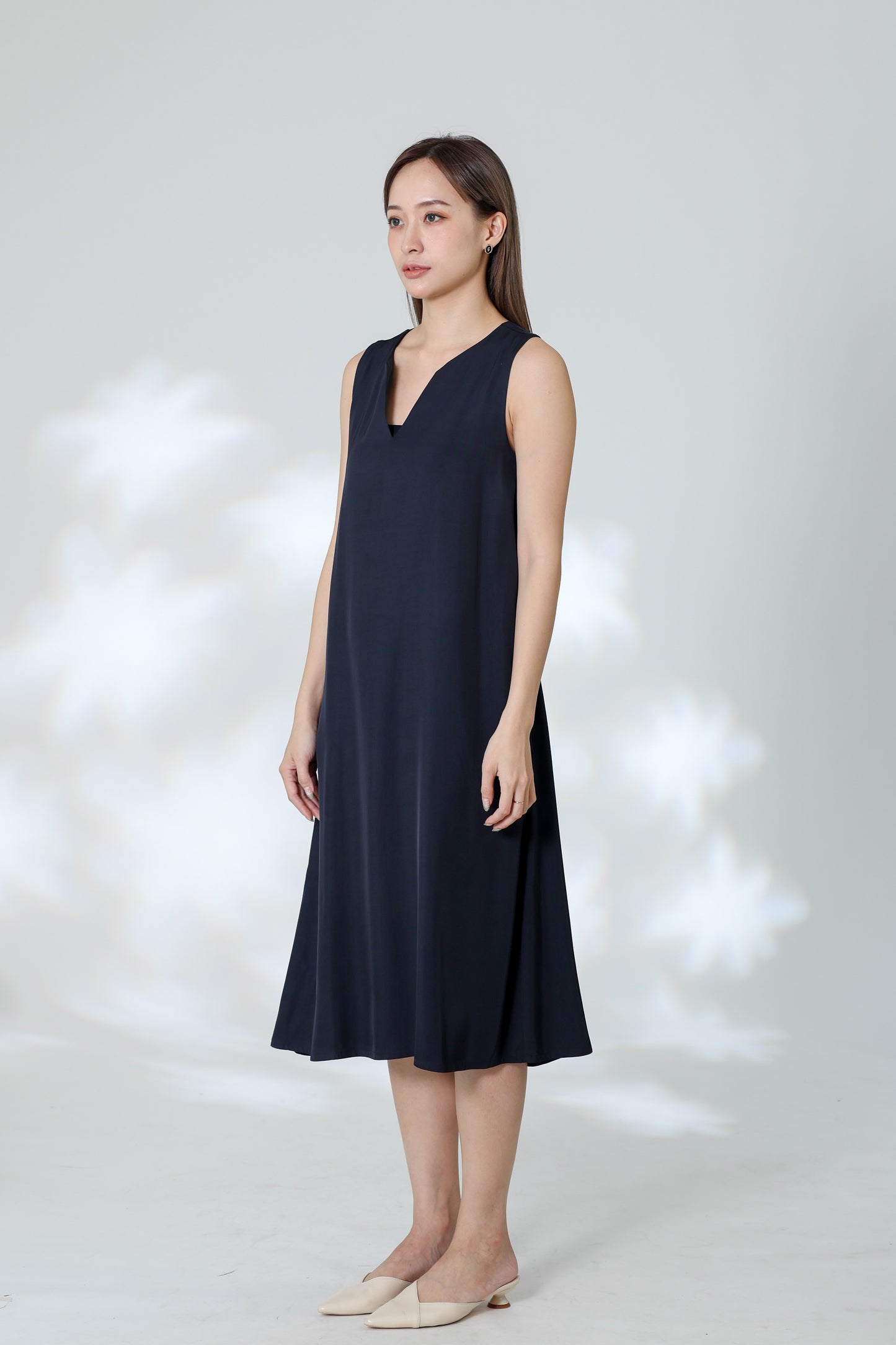 Huda V Cut Midi Dress - Navy