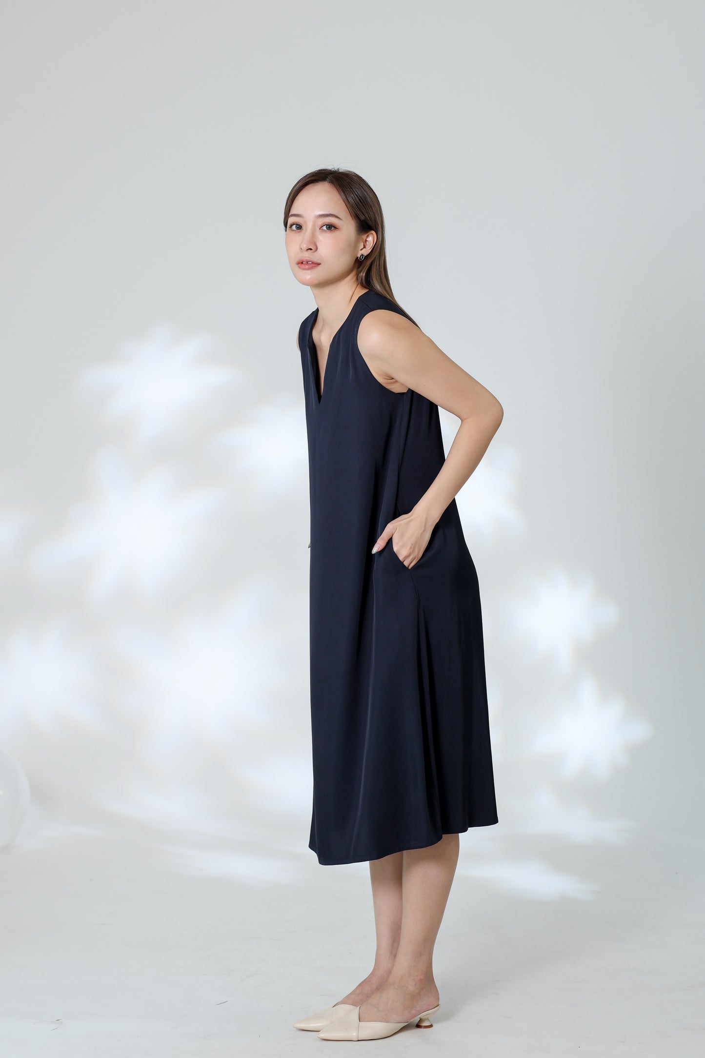 Huda V Cut Midi Dress - Navy