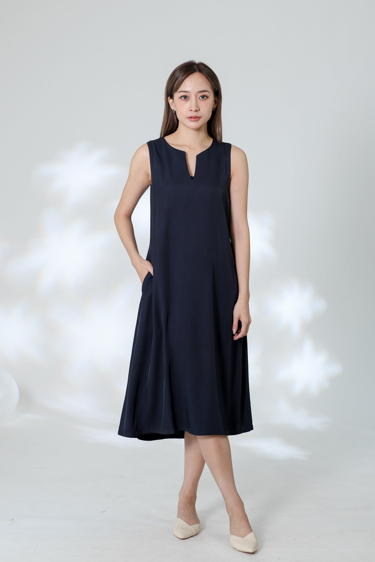 Huda V Cut Midi Dress - Navy