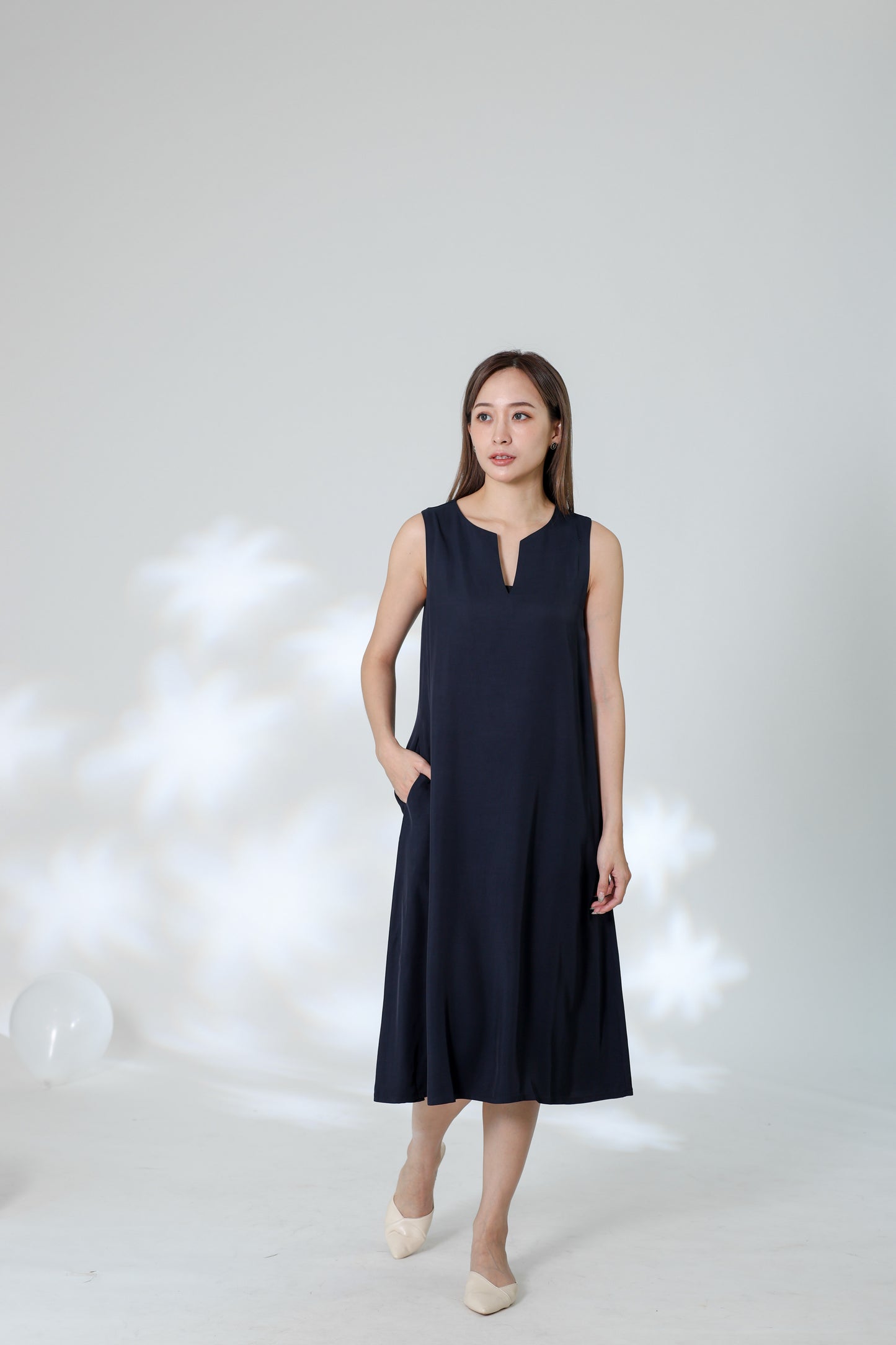 Huda V Cut Midi Dress - Navy
