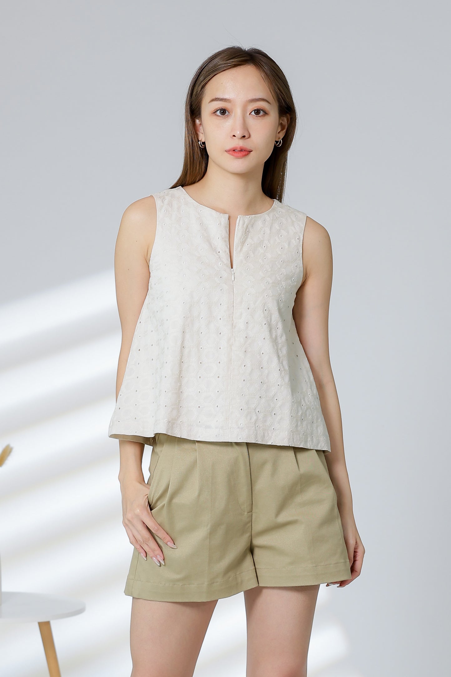 Isabel Zipper Round Neck - Stone