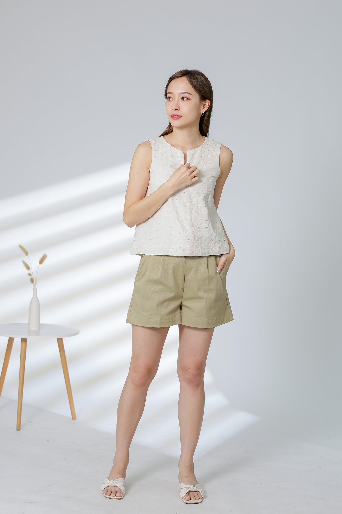 Isabel Zipper Round Neck - Stone