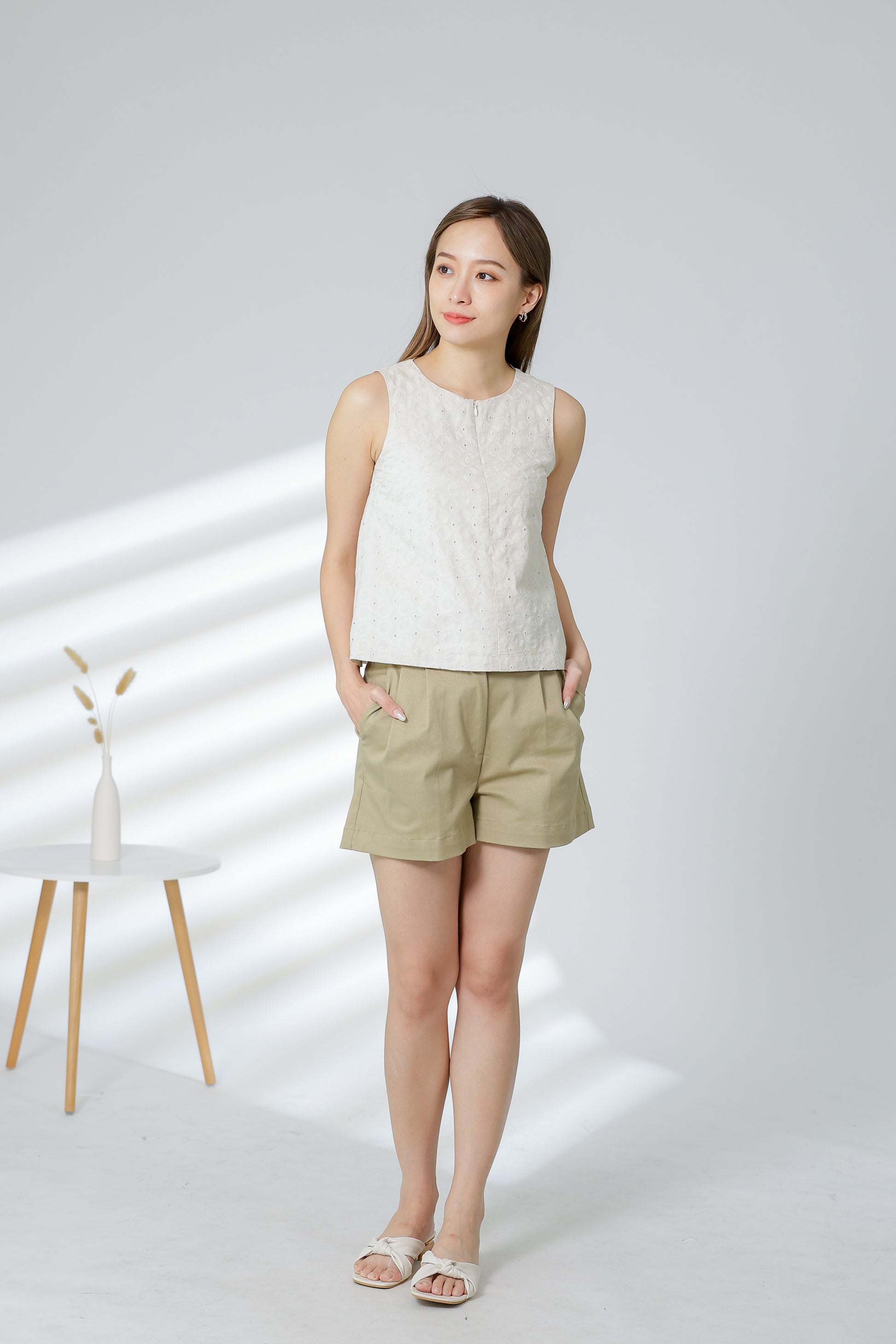 Isabel Zipper Round Neck - Stone