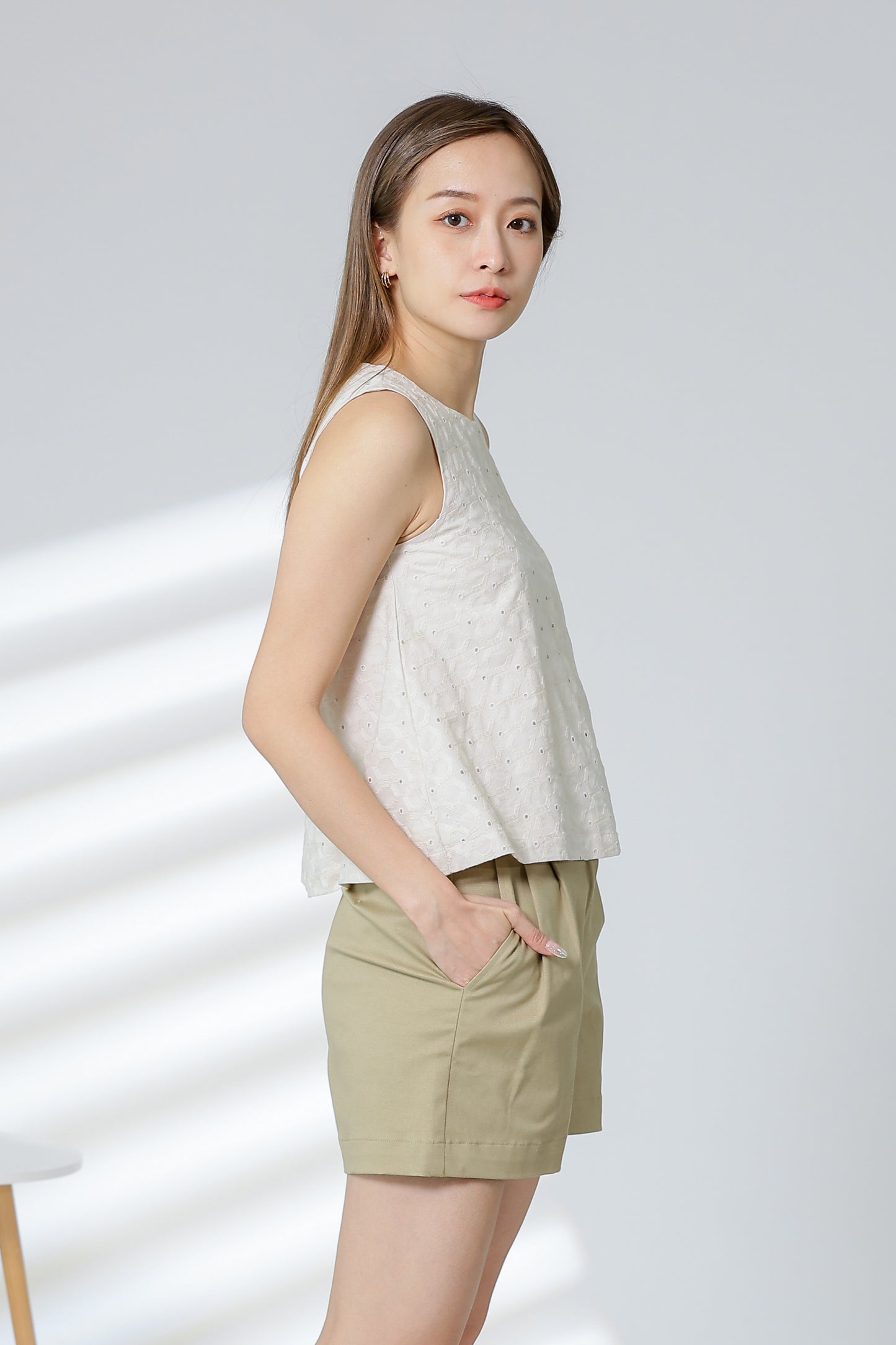 Isabel Zipper Round Neck - Stone