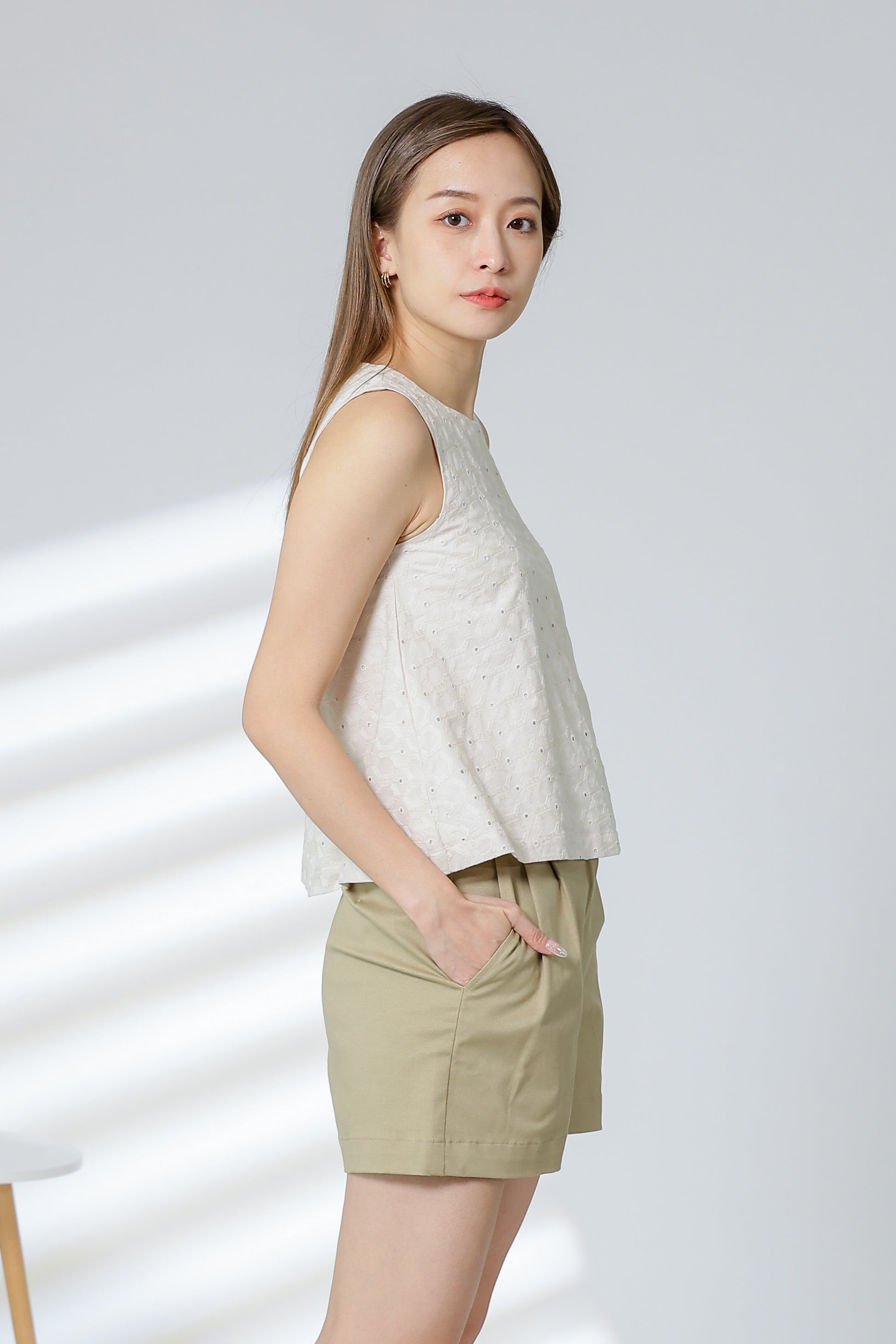 Isabel Zipper Round Neck - Stone