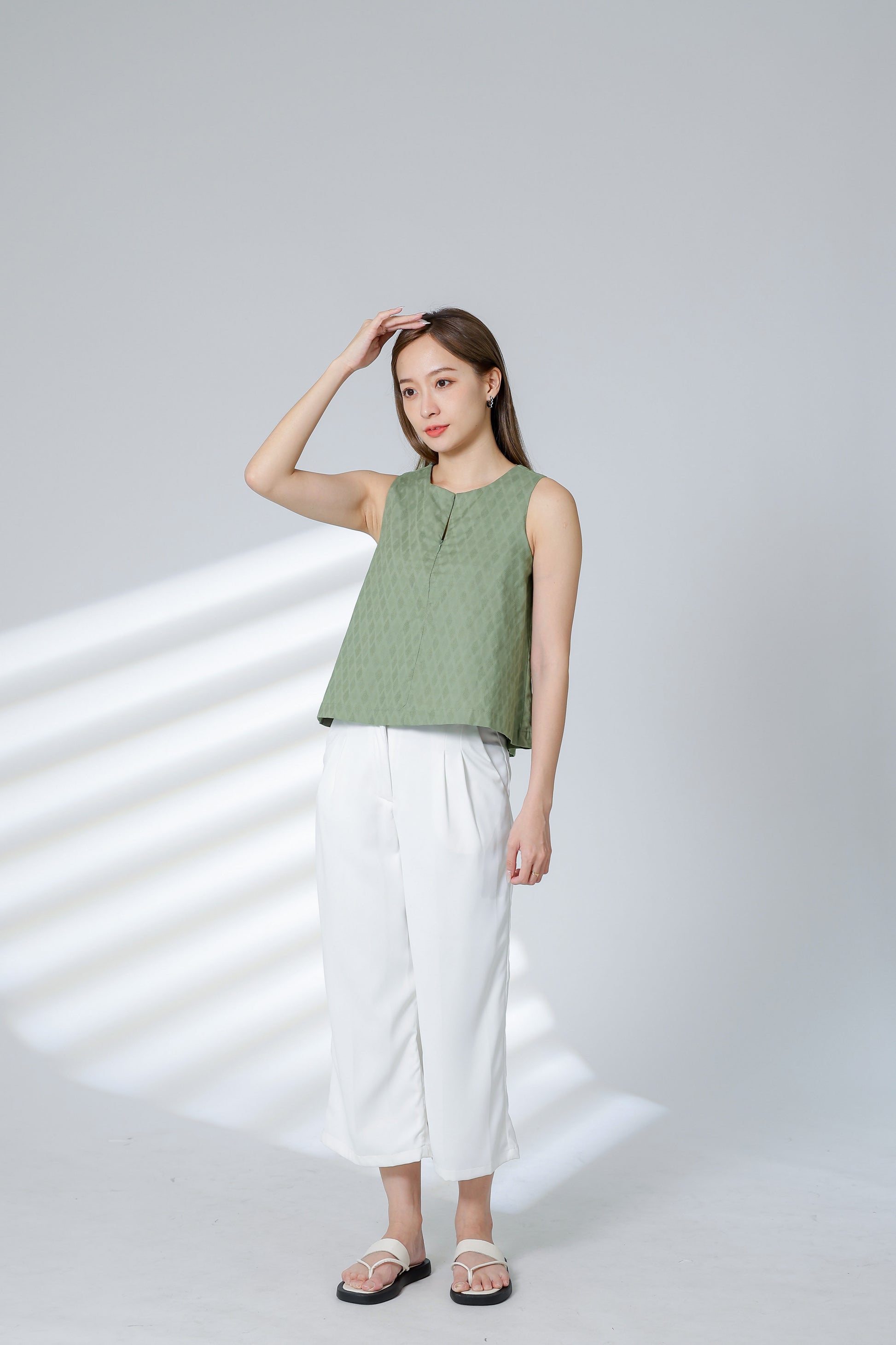 Isabel Zipper Round Neck - Sage