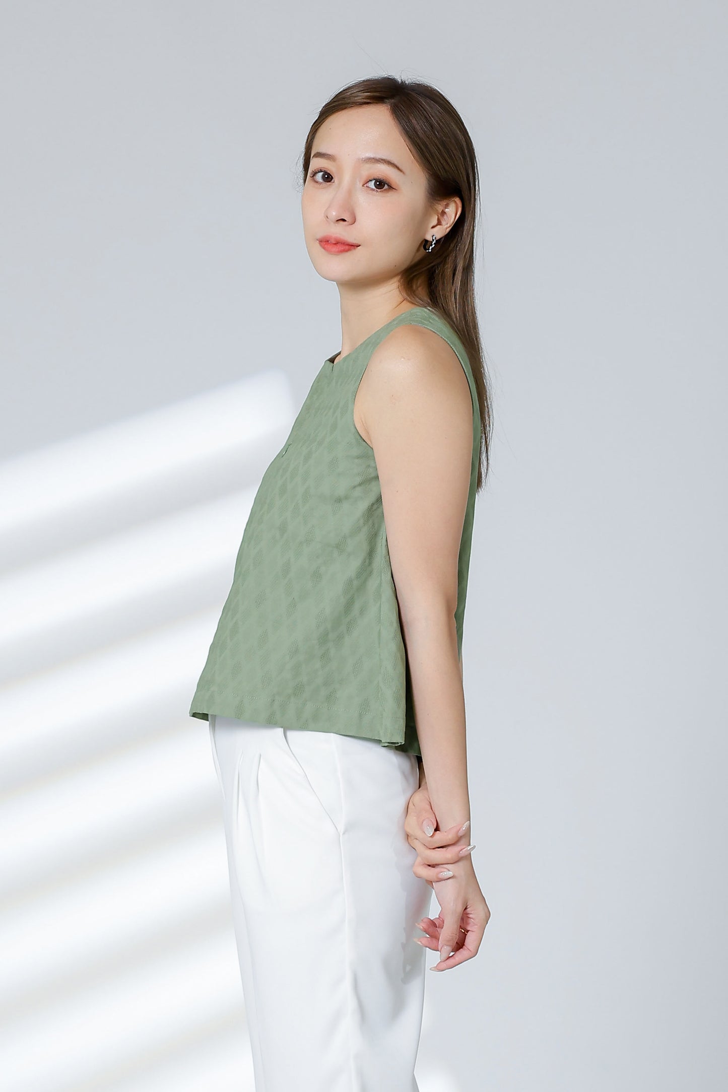 Isabel Zipper Round Neck - Sage