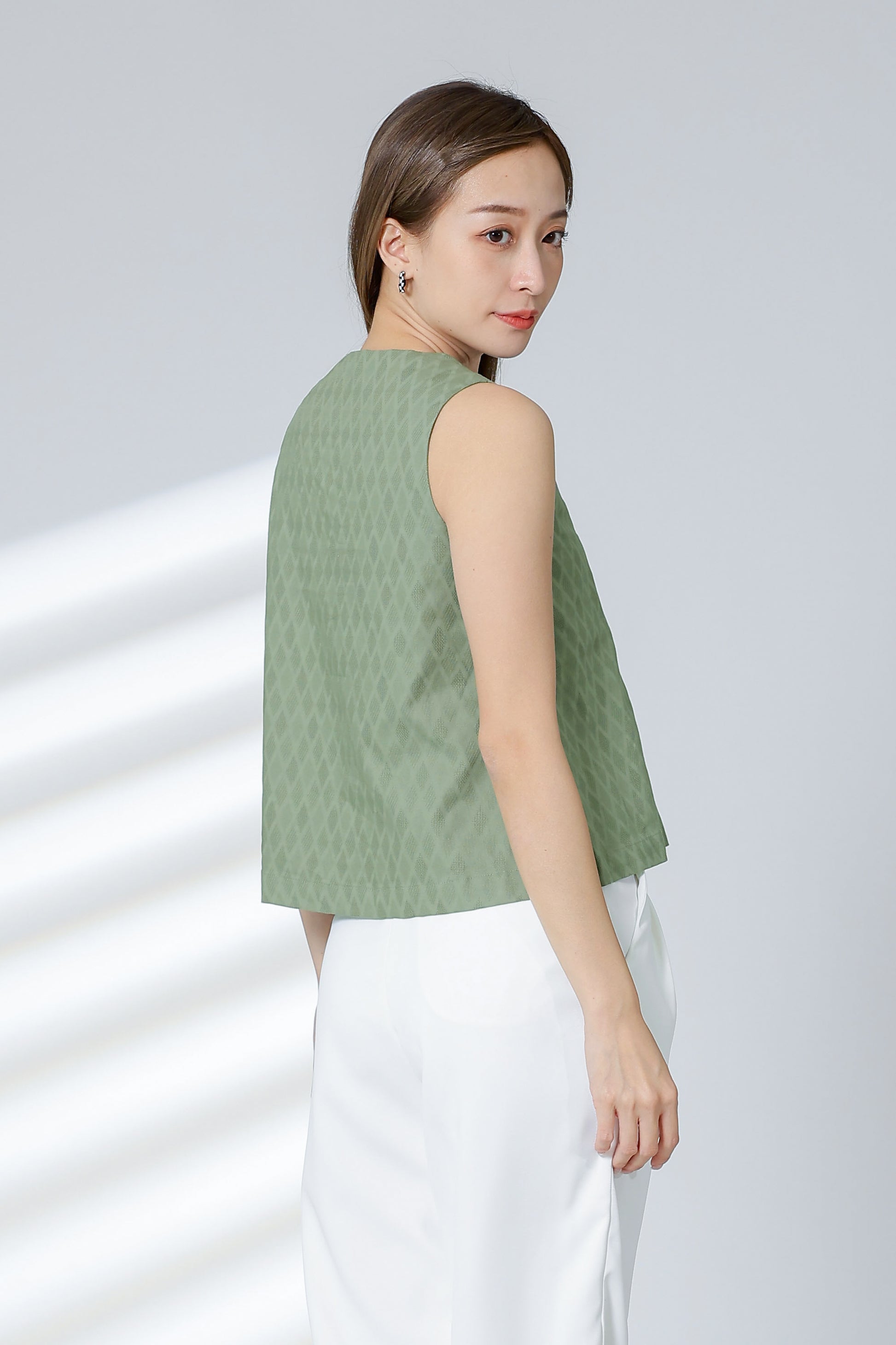 Isabel Zipper Round Neck - Sage