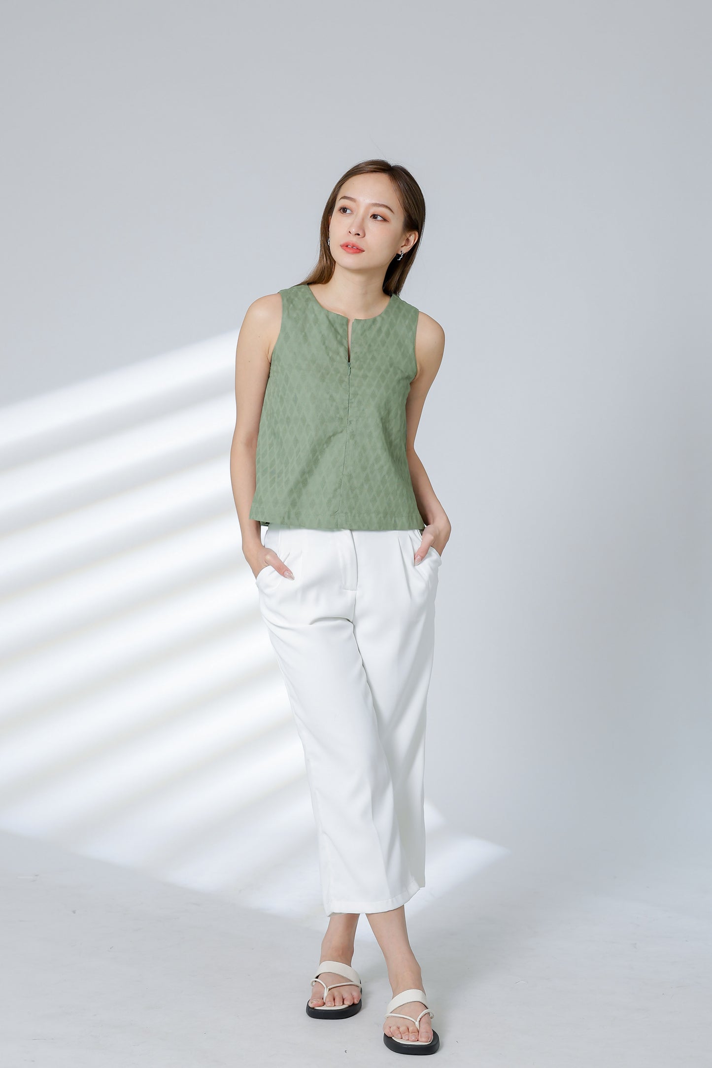 Isabel Zipper Round Neck - Sage