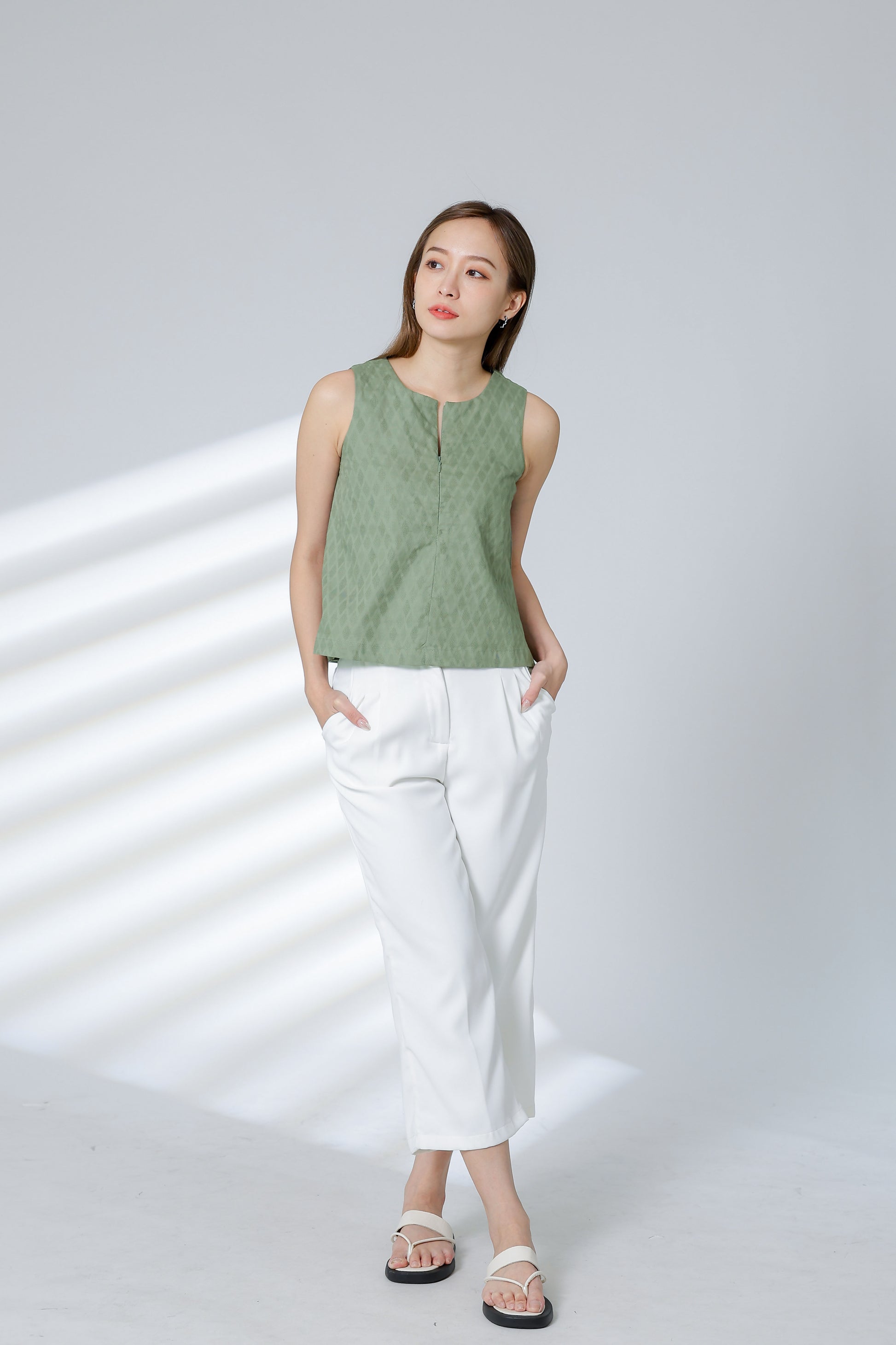 Isabel Zipper Round Neck - Sage