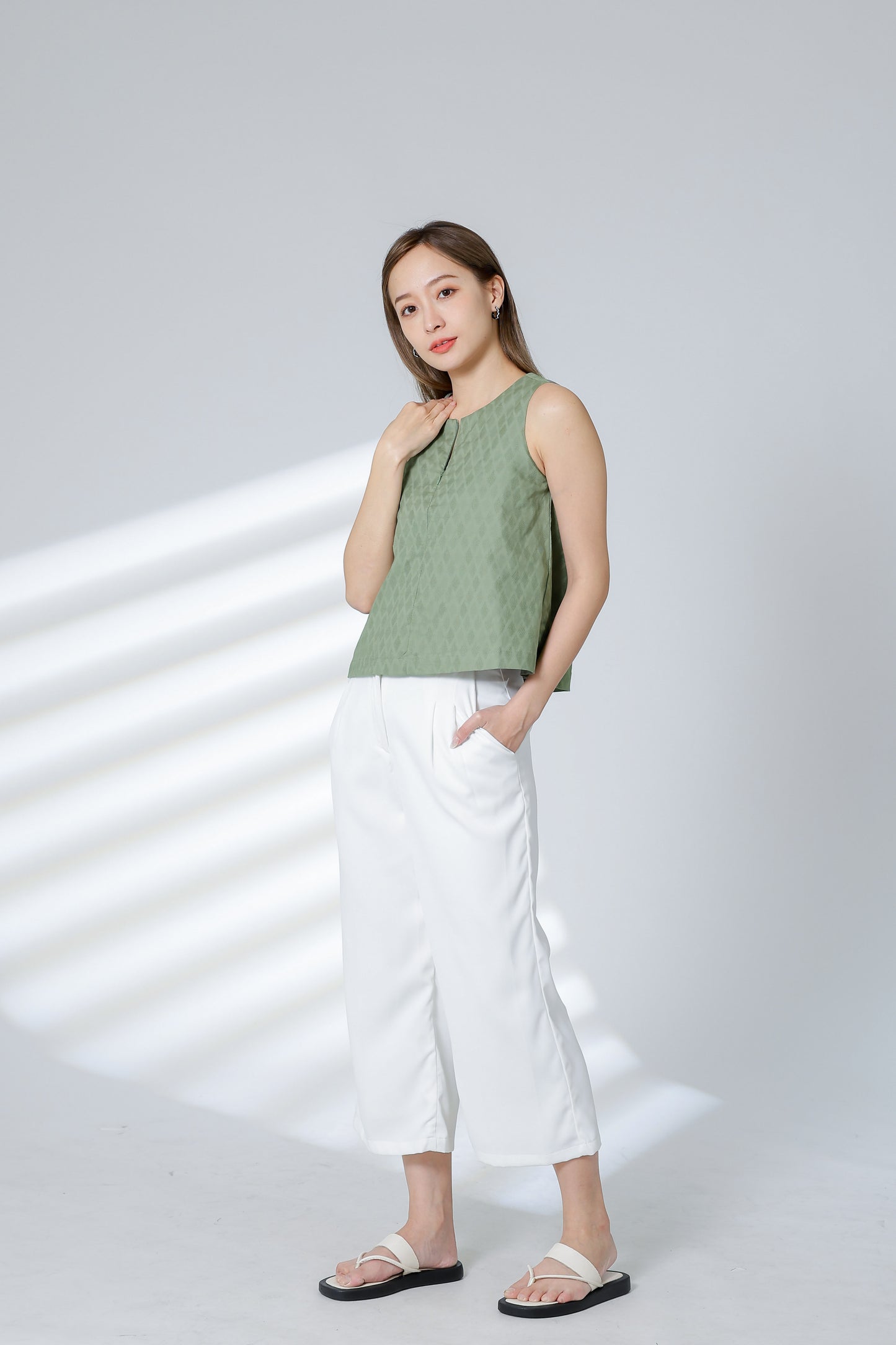 Isabel Zipper Round Neck - Sage