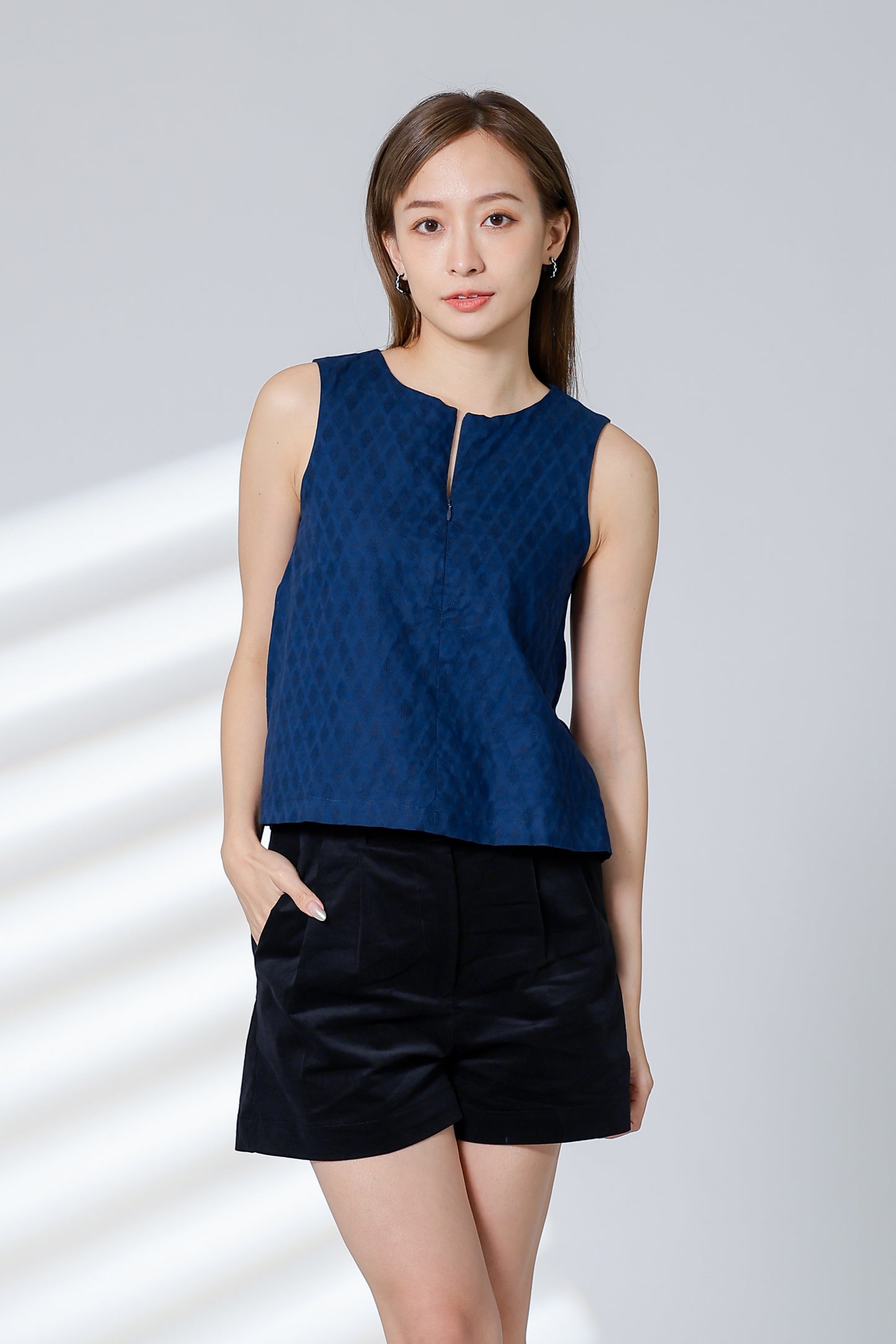 Isabel Zipper Round Neck - Navy