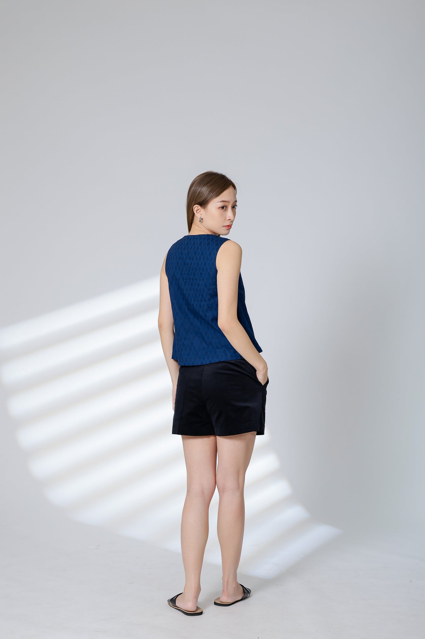 Isabel Zipper Round Neck - Navy