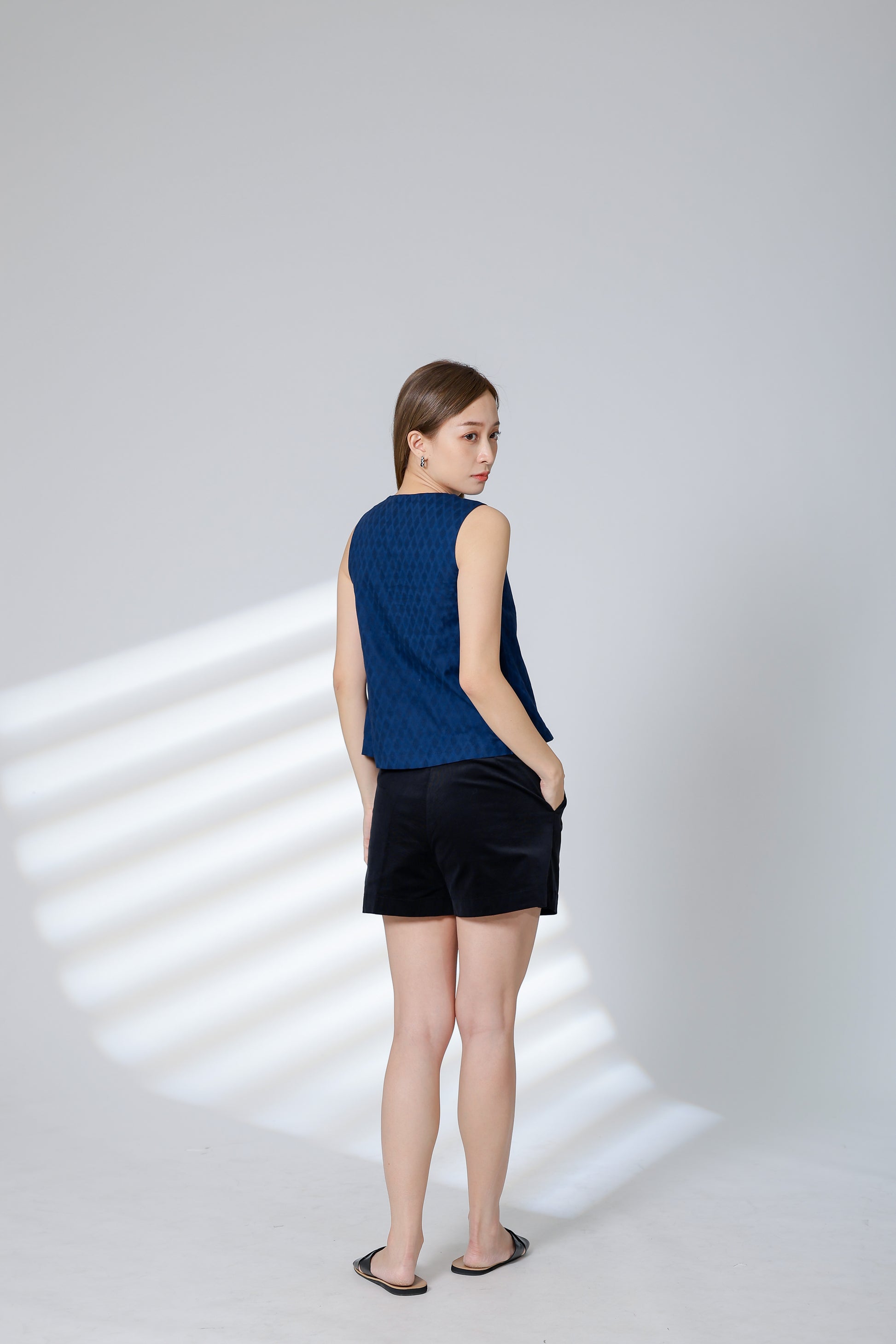 Isabel Zipper Round Neck - Navy