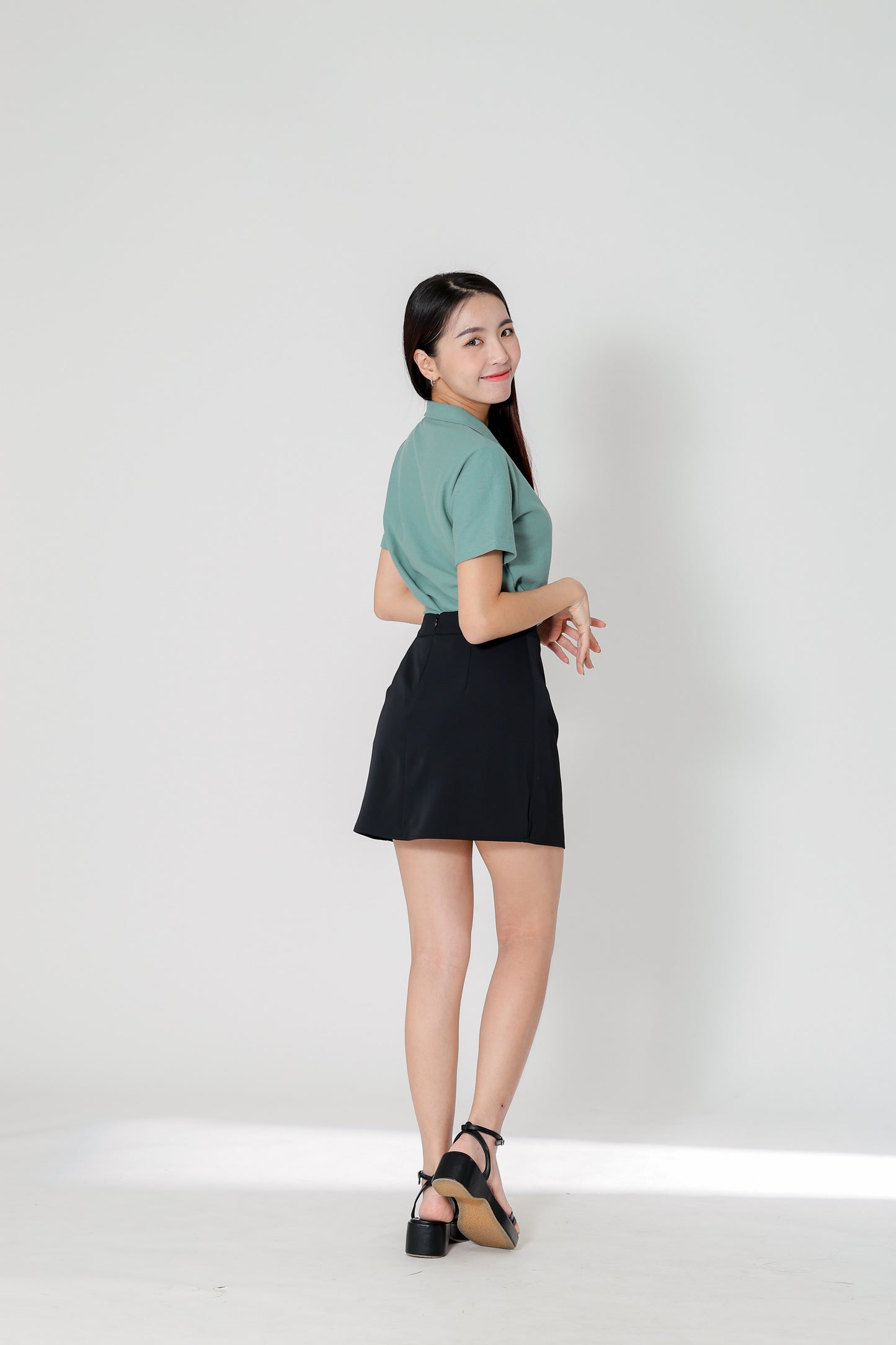 Julianne A Line Skort w Slit - Black