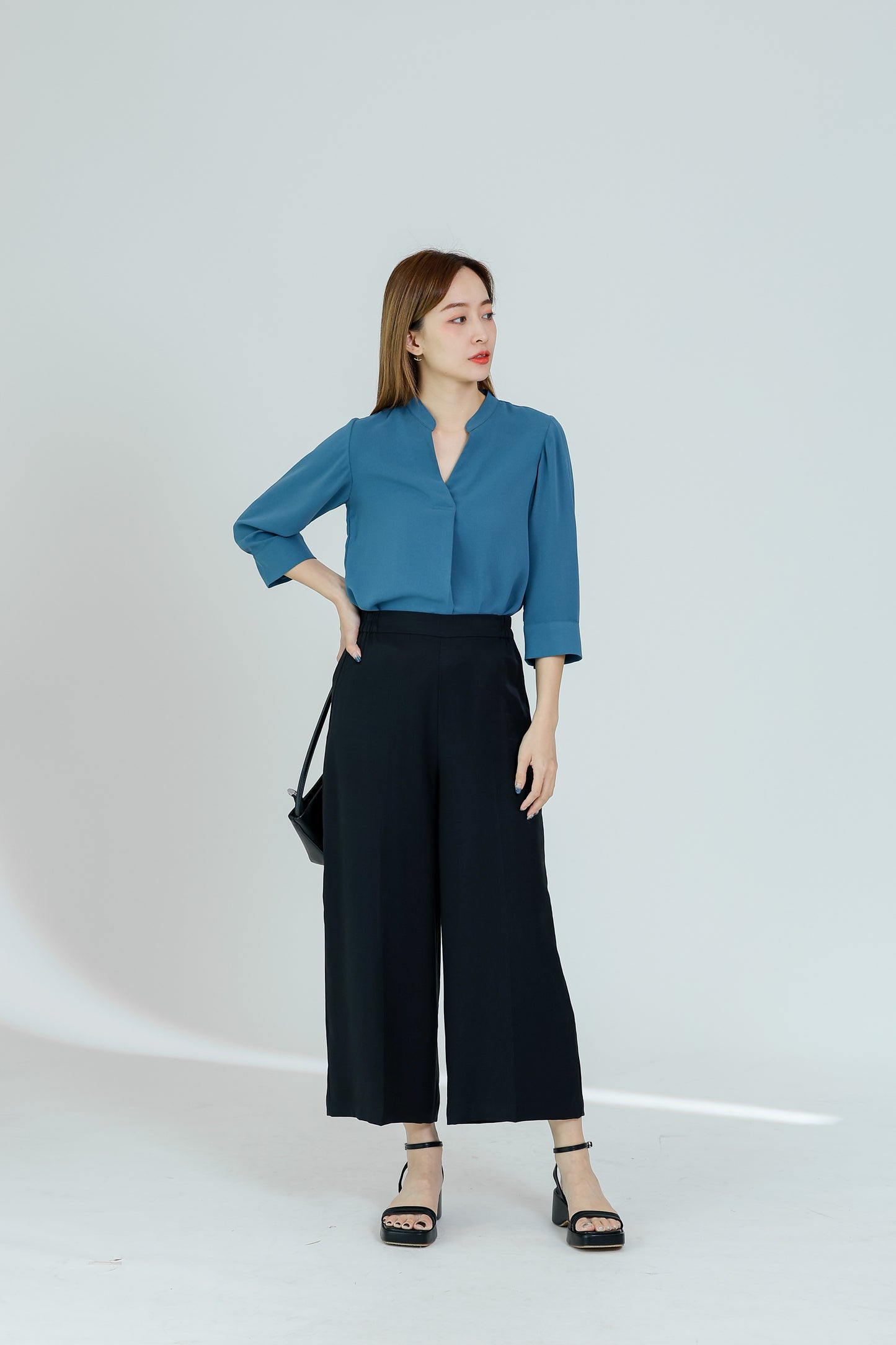 Lacu Side Elastic Cropped Pant - Black