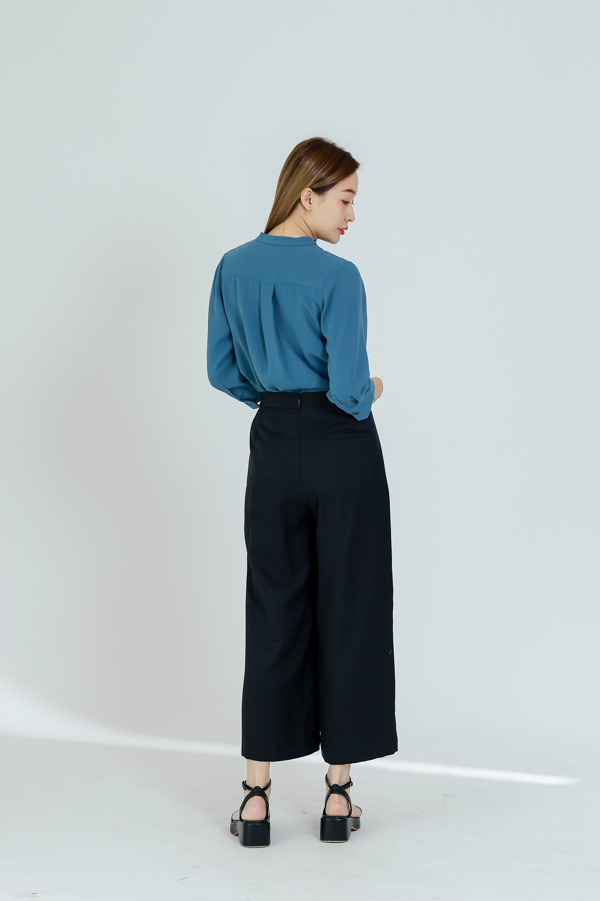 Lacu Side Elastic Cropped Pant - Black
