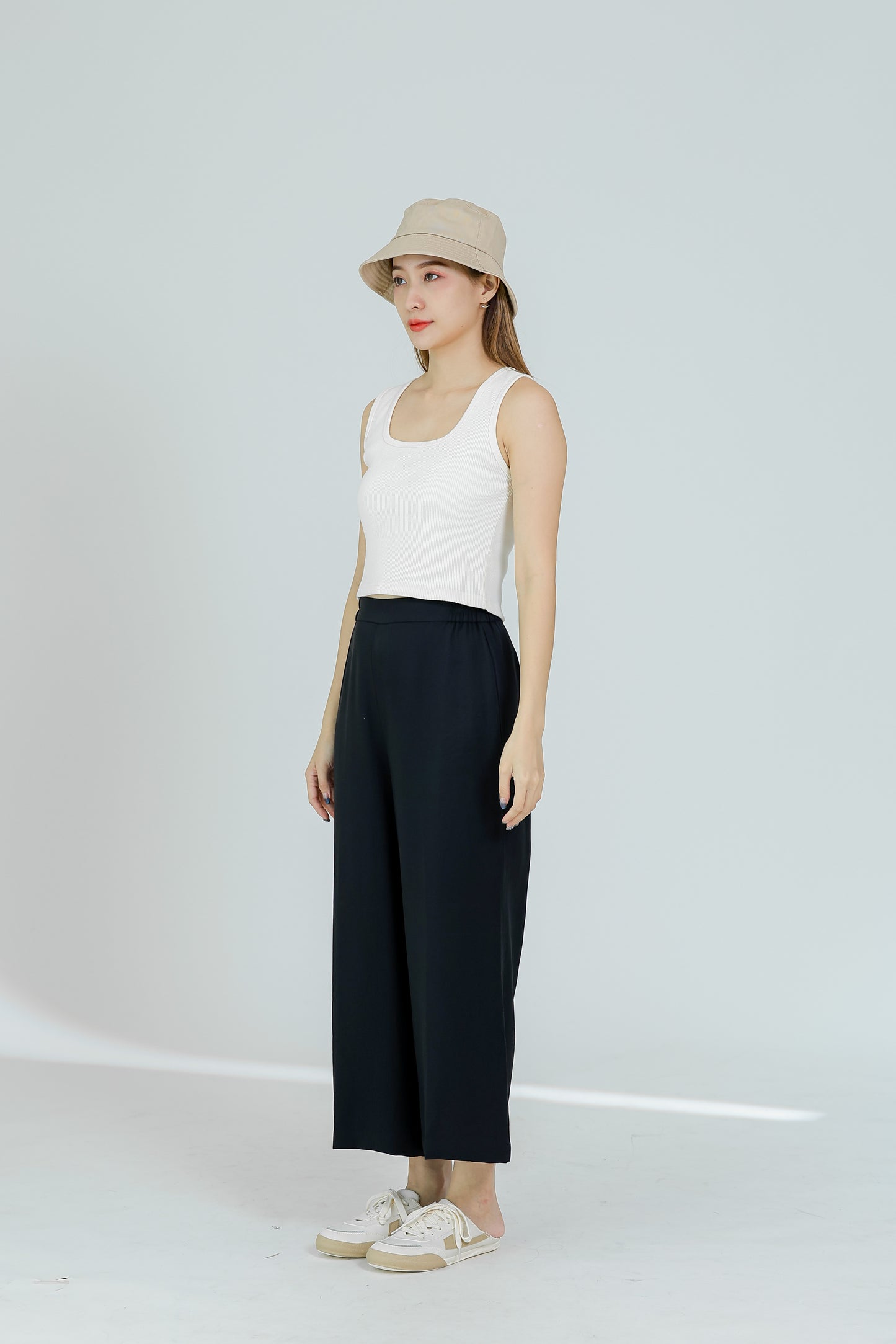 Lacu Side Elastic Cropped Pant - Black