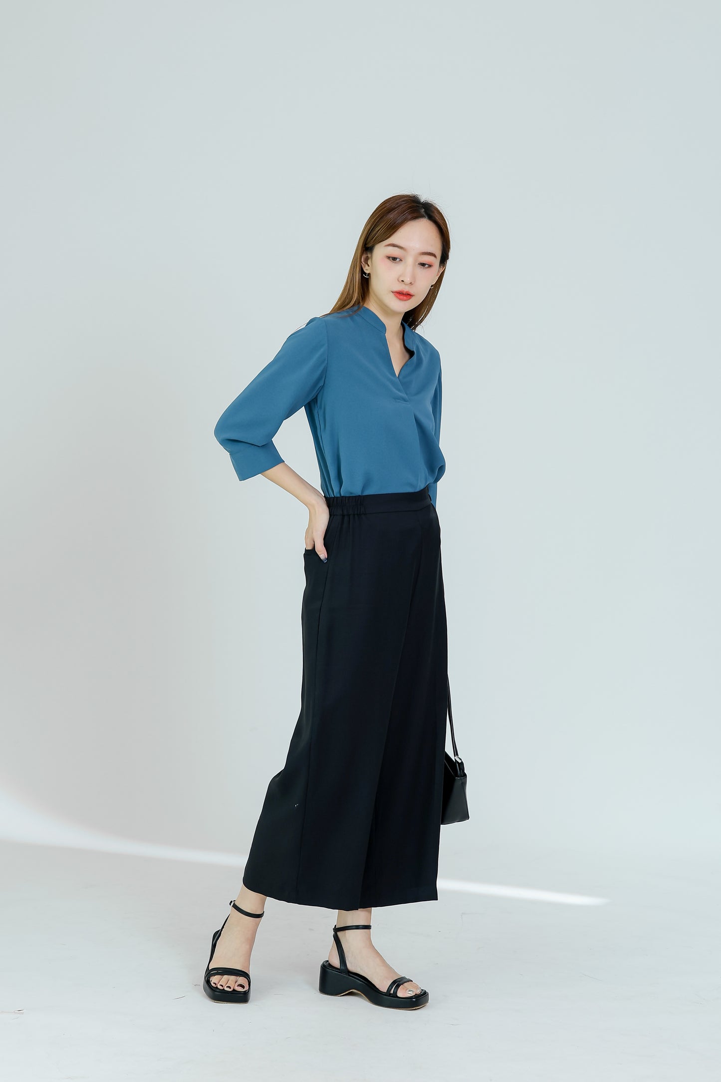 Lacu Side Elastic Cropped Pant - Black