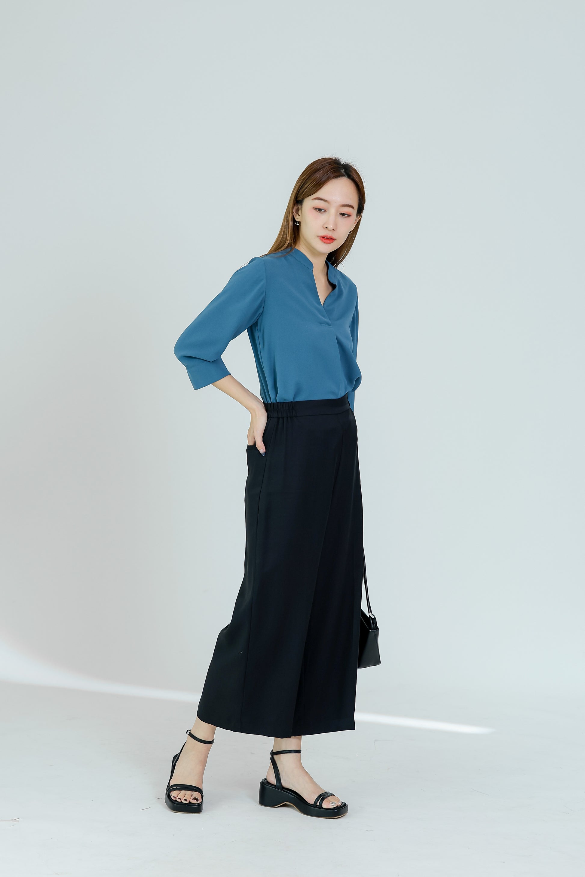Lacu Side Elastic Cropped Pant - Black