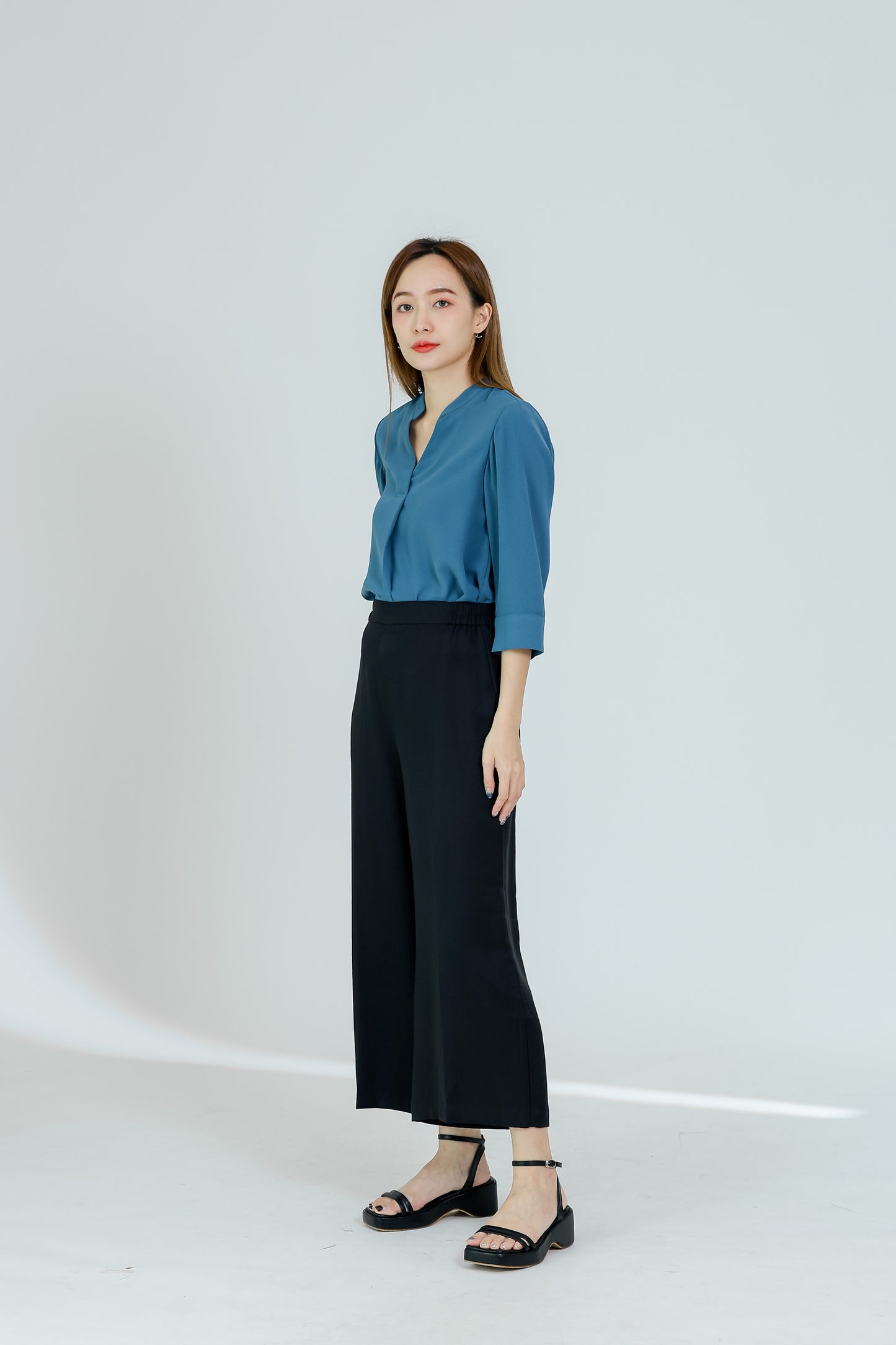 Lacu Side Elastic Cropped Pant - Black