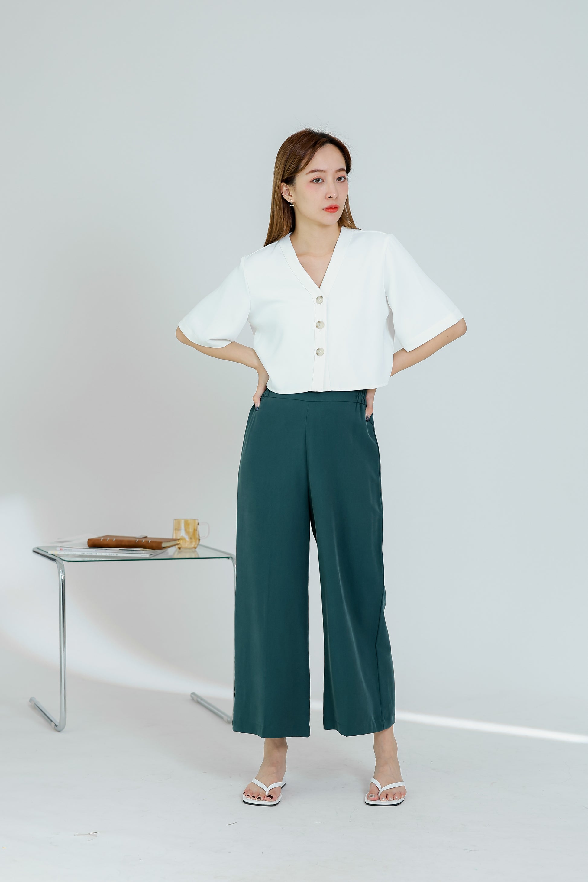 Lacu Side Elastic Cropped Pant - Green